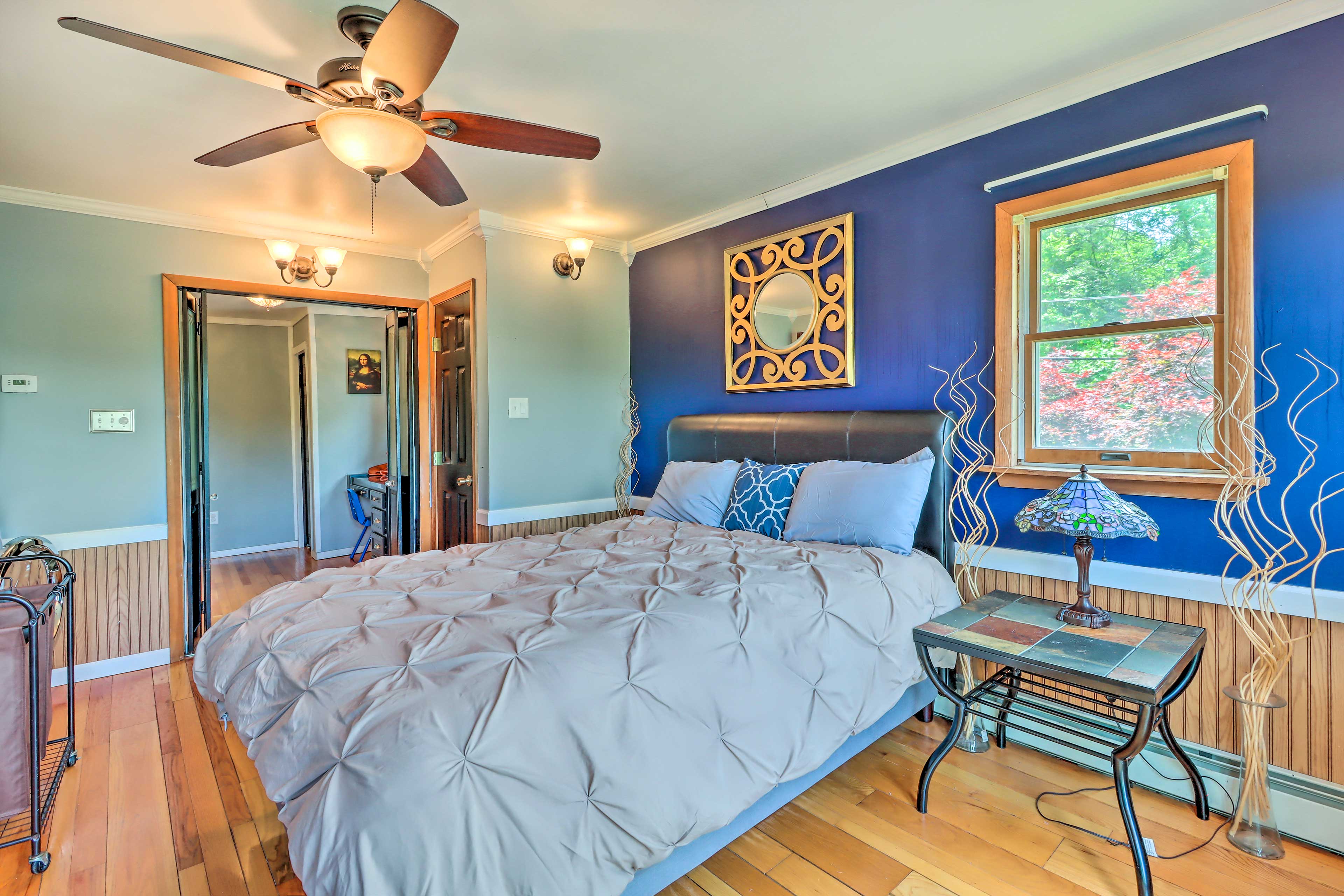 Bedroom 3 | Queen Bed | 2nd Floor | In-Unit Laundry