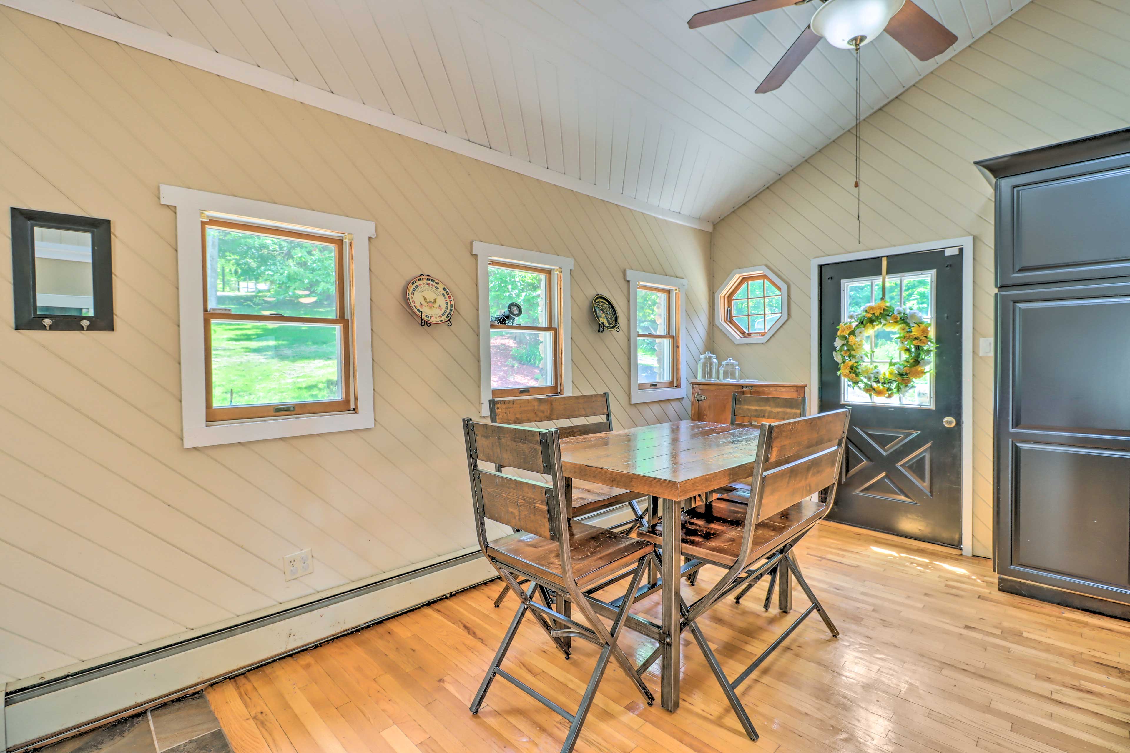 Dining Area | 1st Floor | Central Air Conditioning & Heating | Coffee Maker