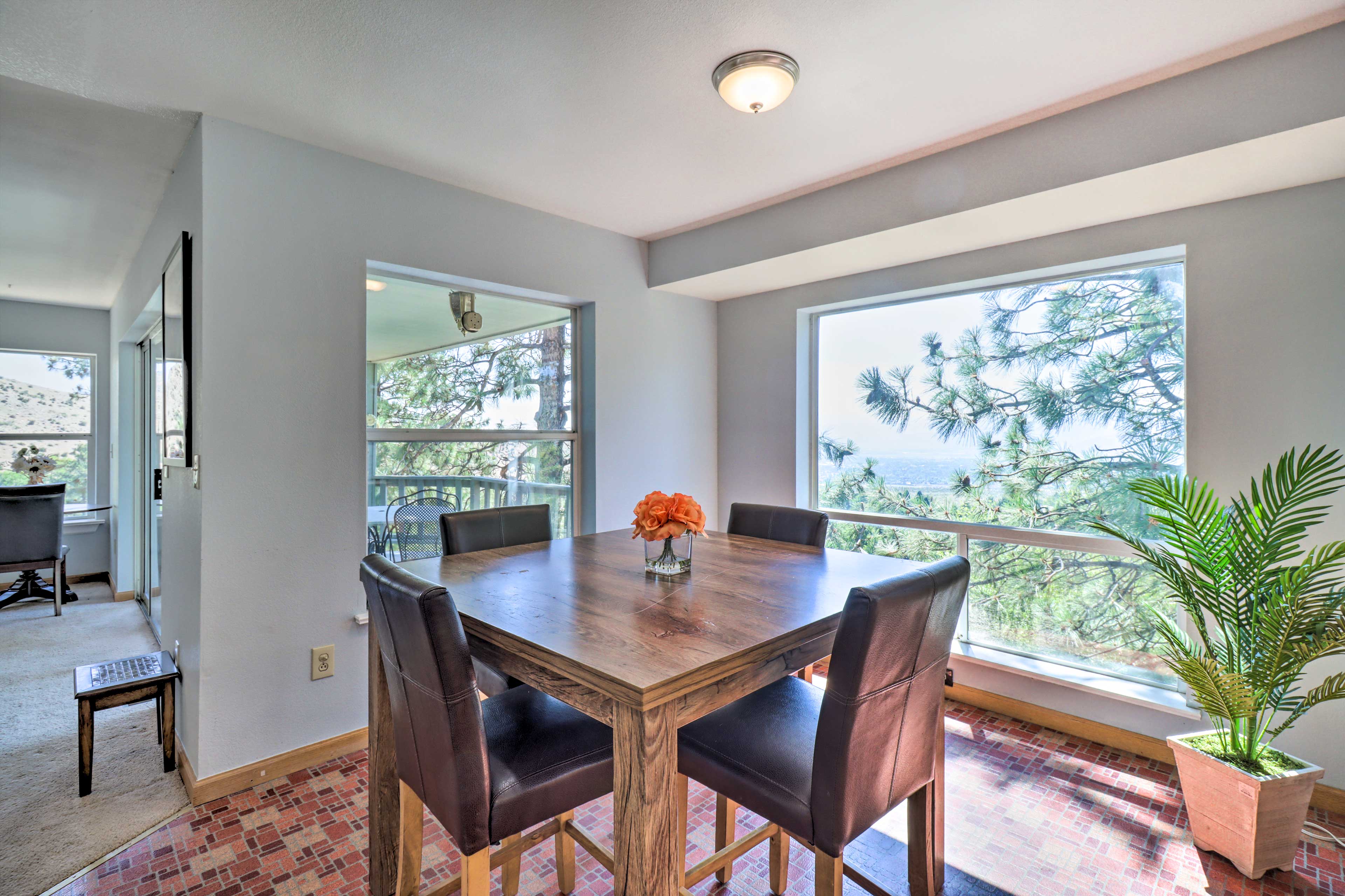 Dining Area | Dishware/Flatware