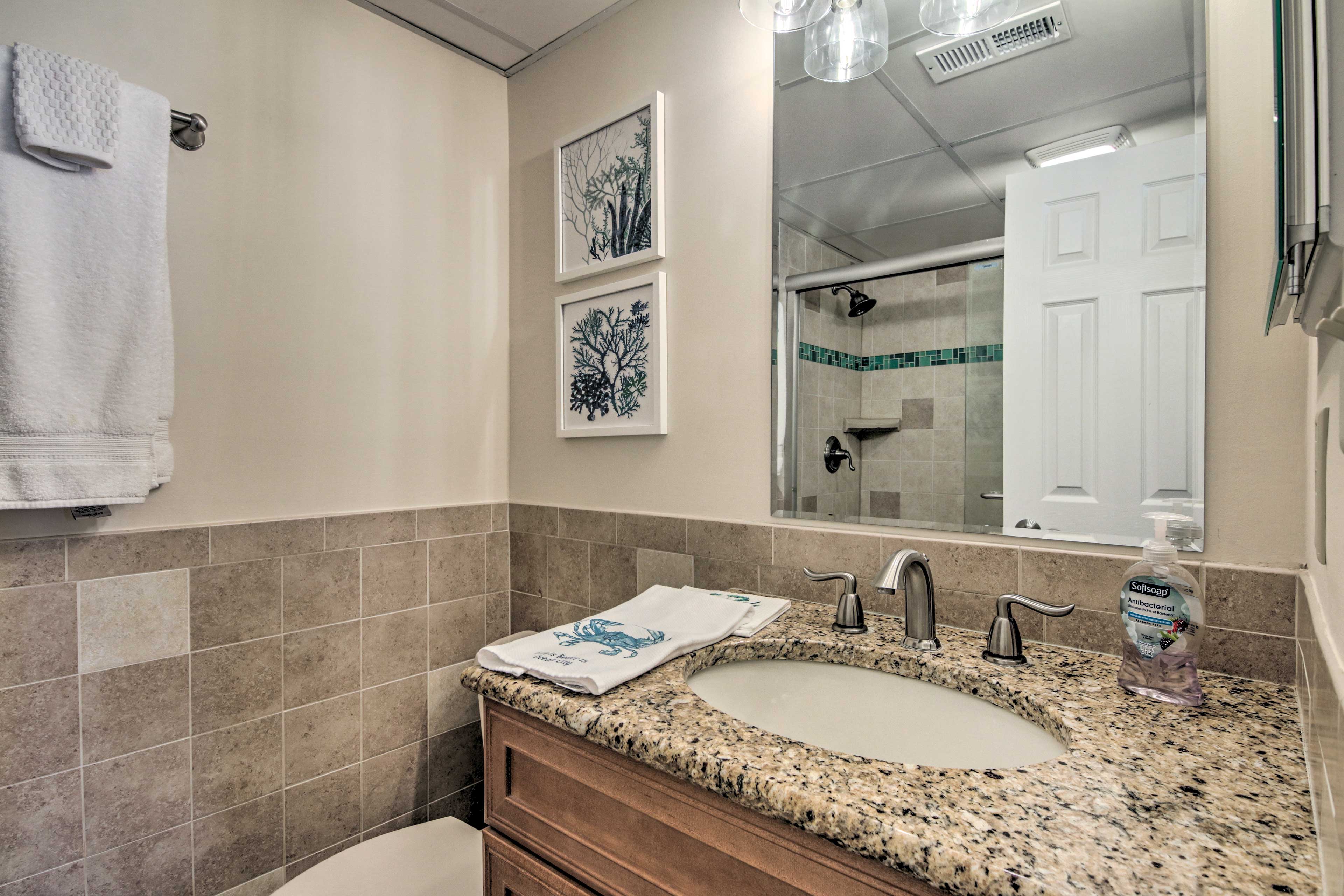 En-Suite Bathroom | Towels Provided