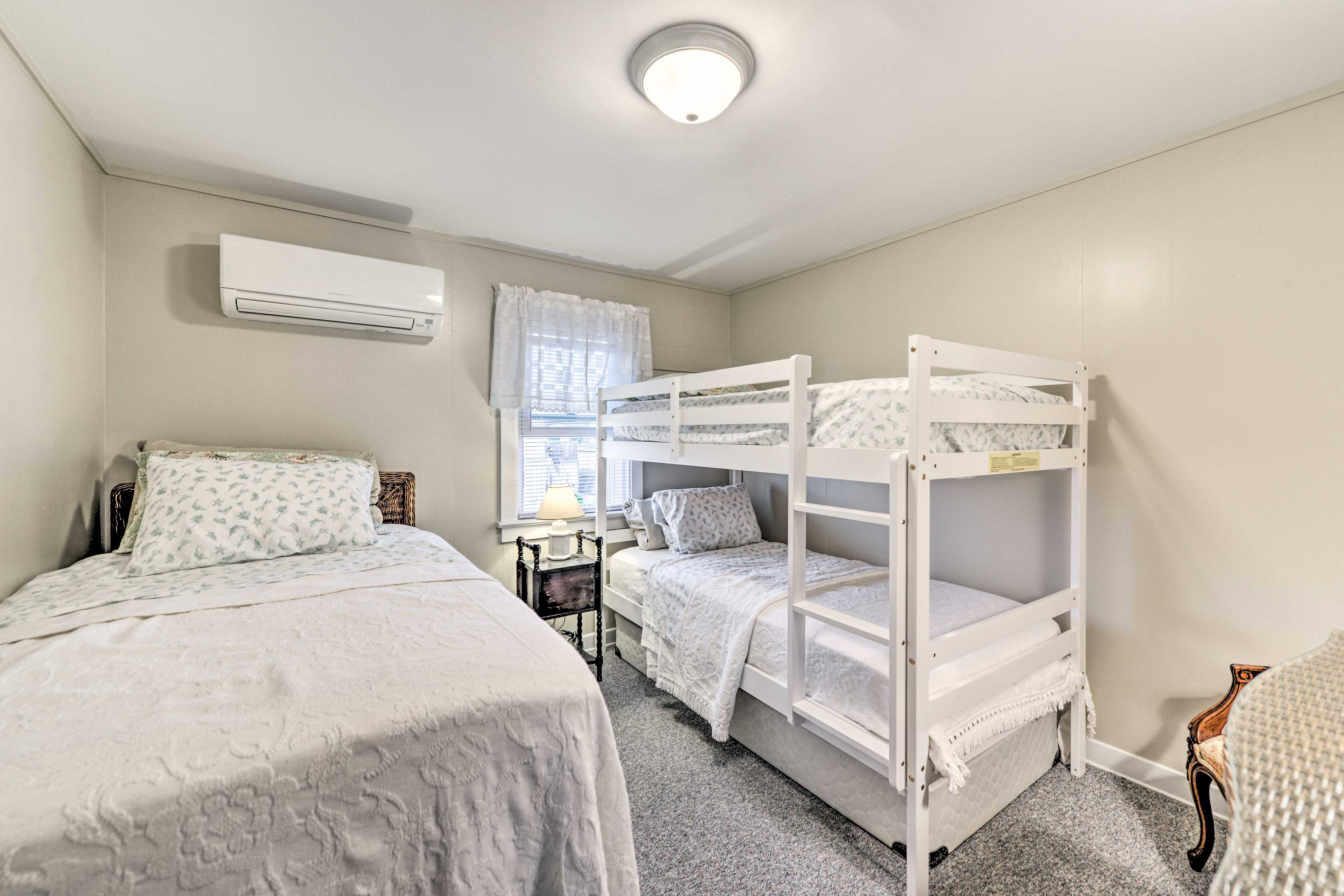 Bedroom 2 | Twin Bed | Twin Bunk Bed