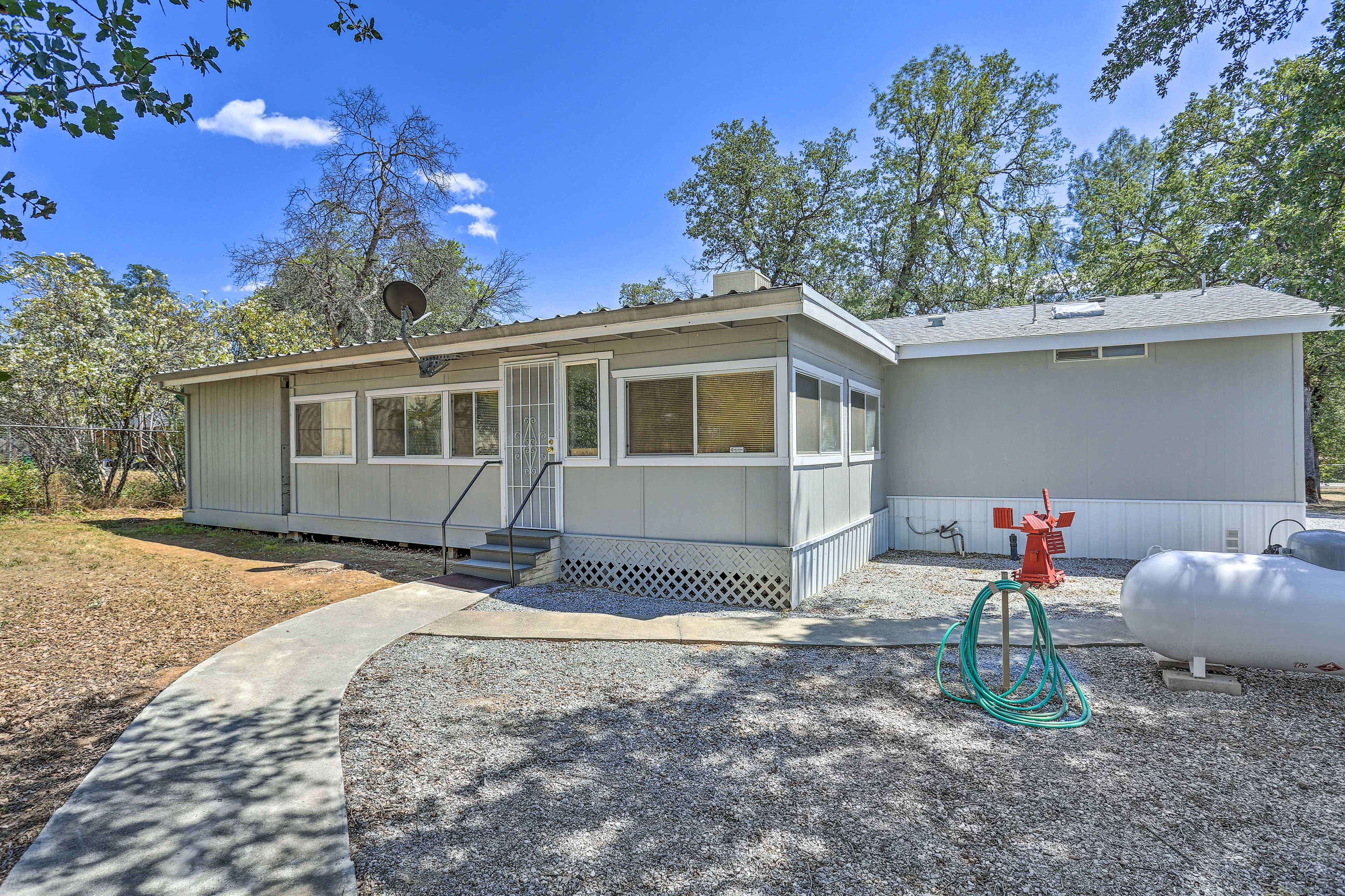 Parking | Driveway (3 Vehicles) | Carport (2 Vehicles)