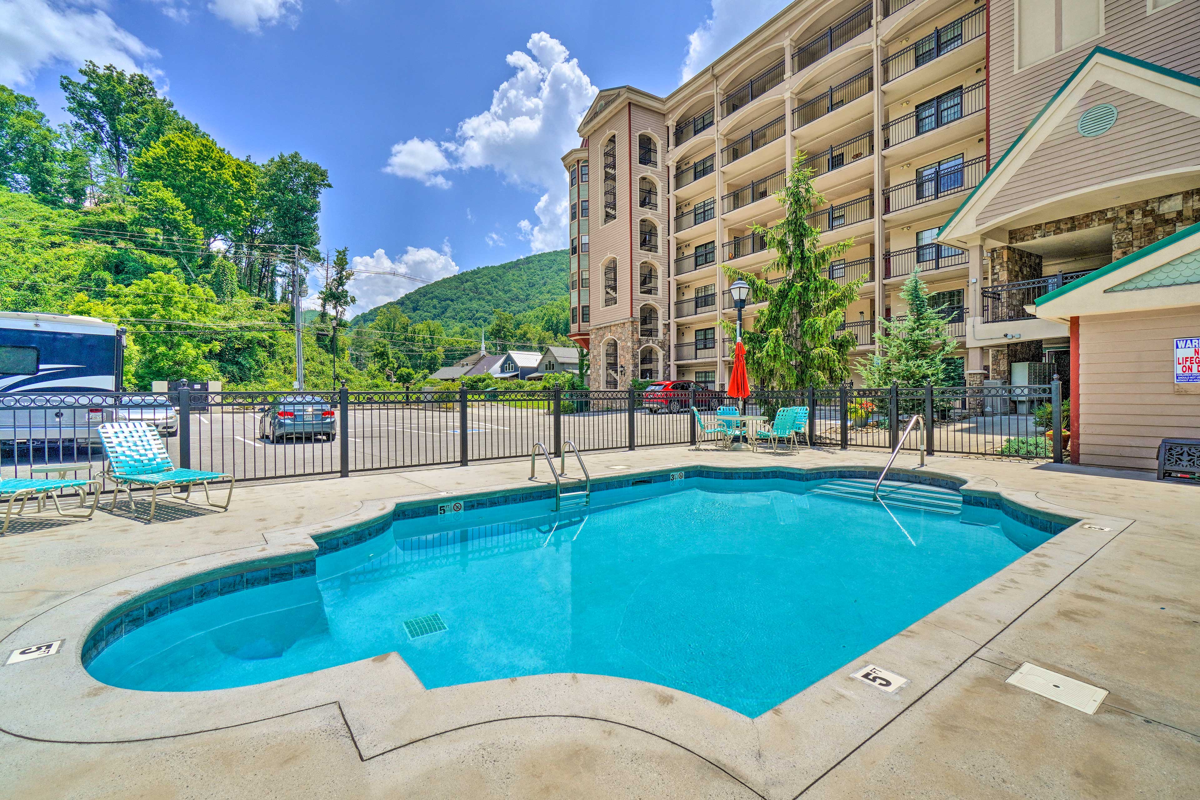 Seasonal Community Outdoor Pool