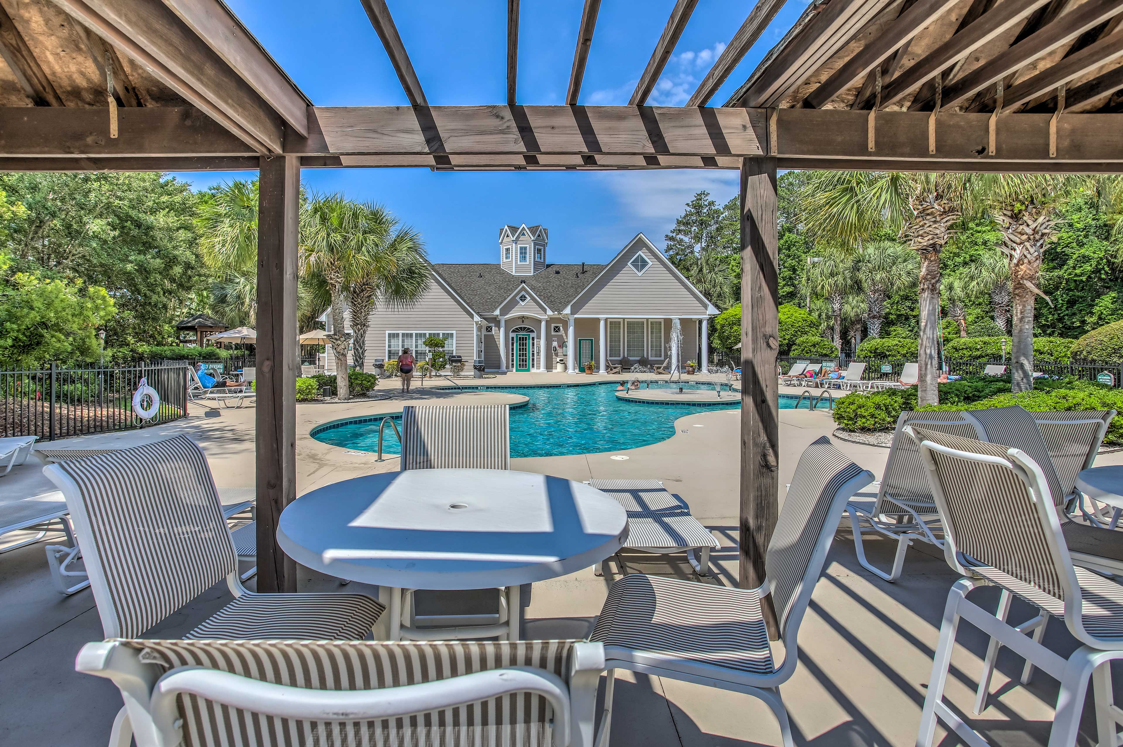 Savannah Shores Community Pool