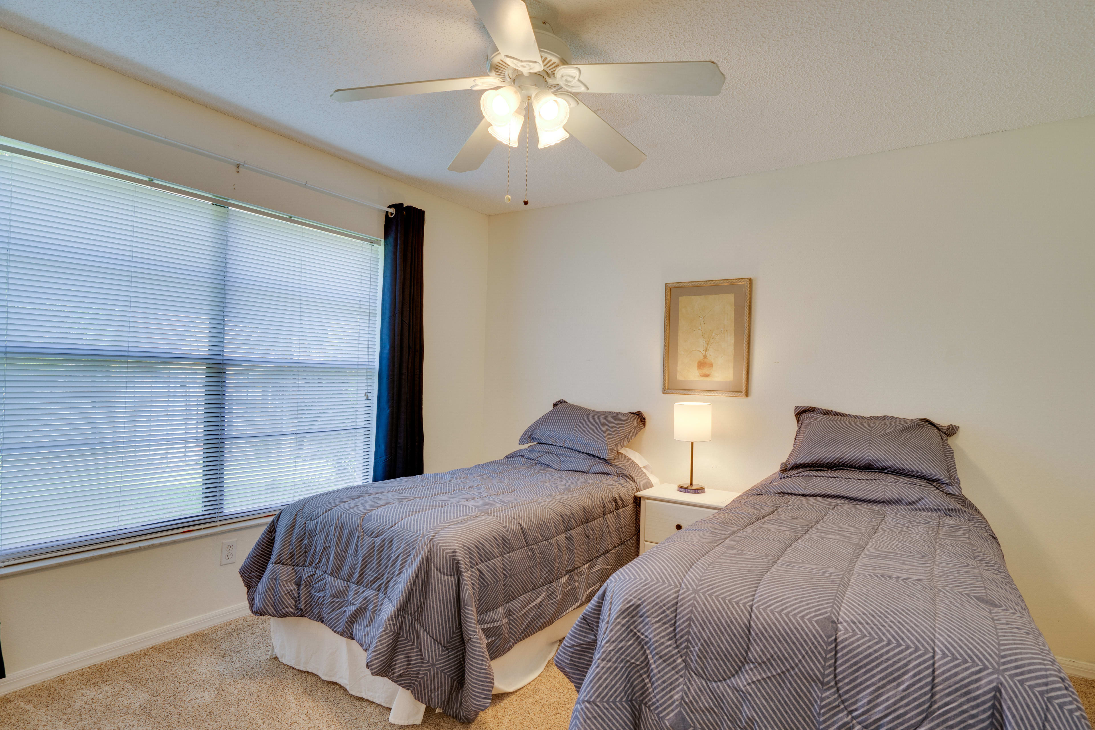 Bedroom 3 | 2 Twin Beds (Can Be Converted to King Bed) | Linens & Towels