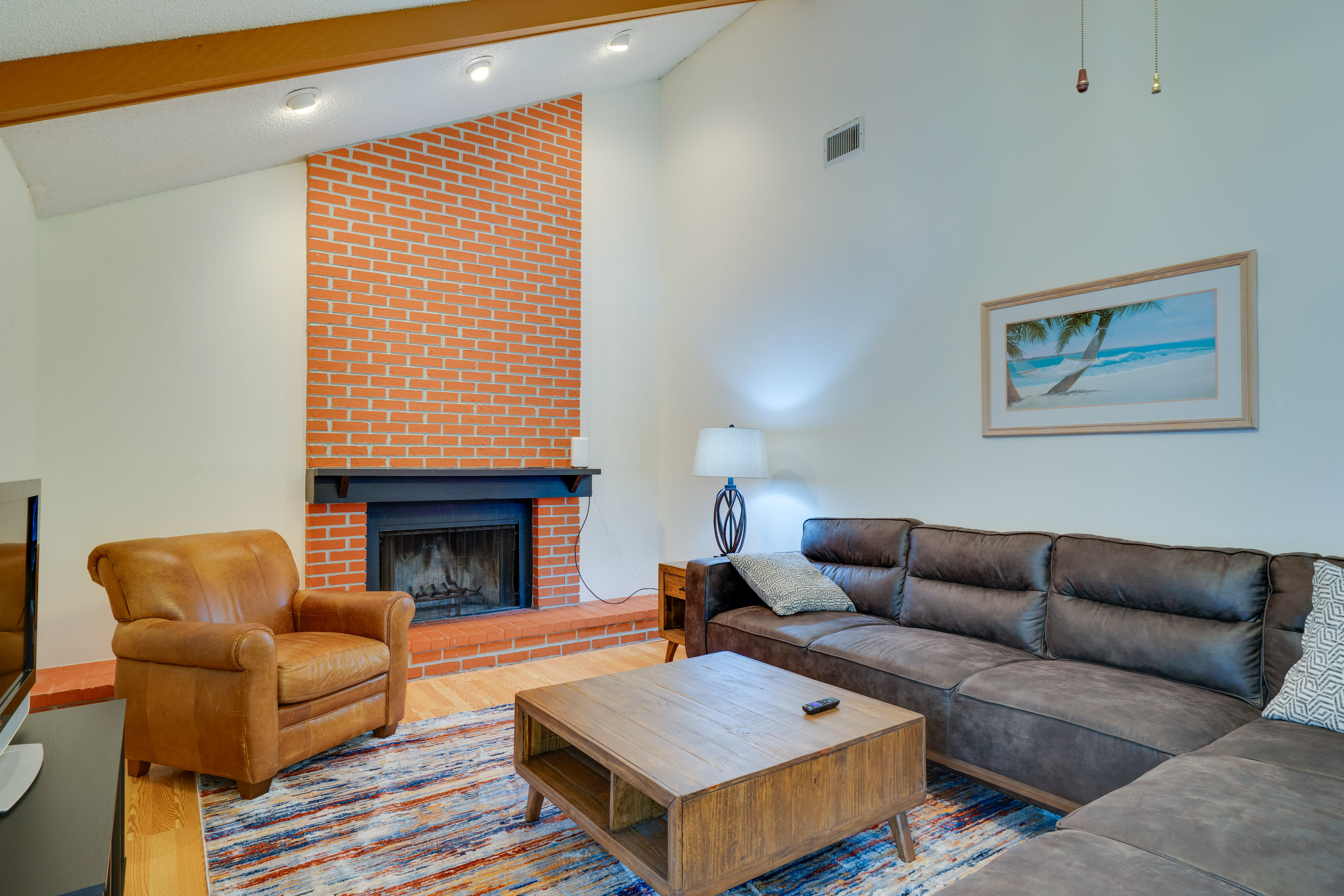 Living Room | Fireplace | Free WiFi | Smart TVs