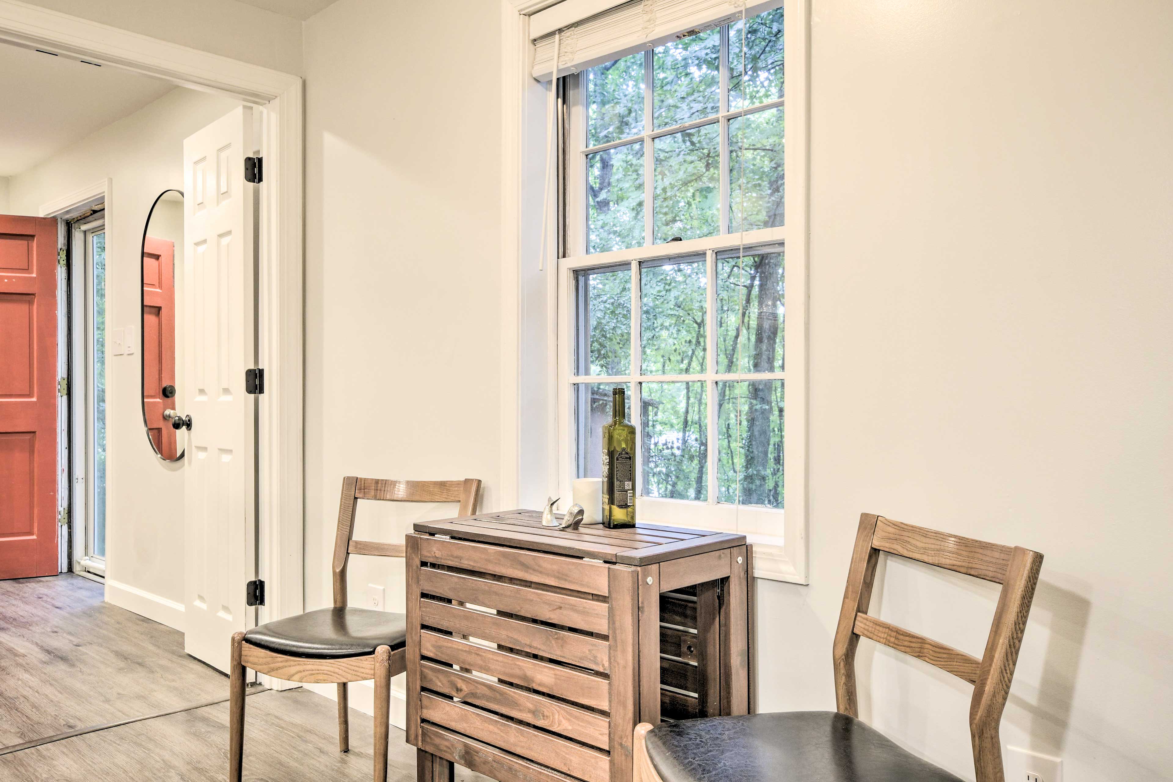 Dining Area | Central Air Conditioning