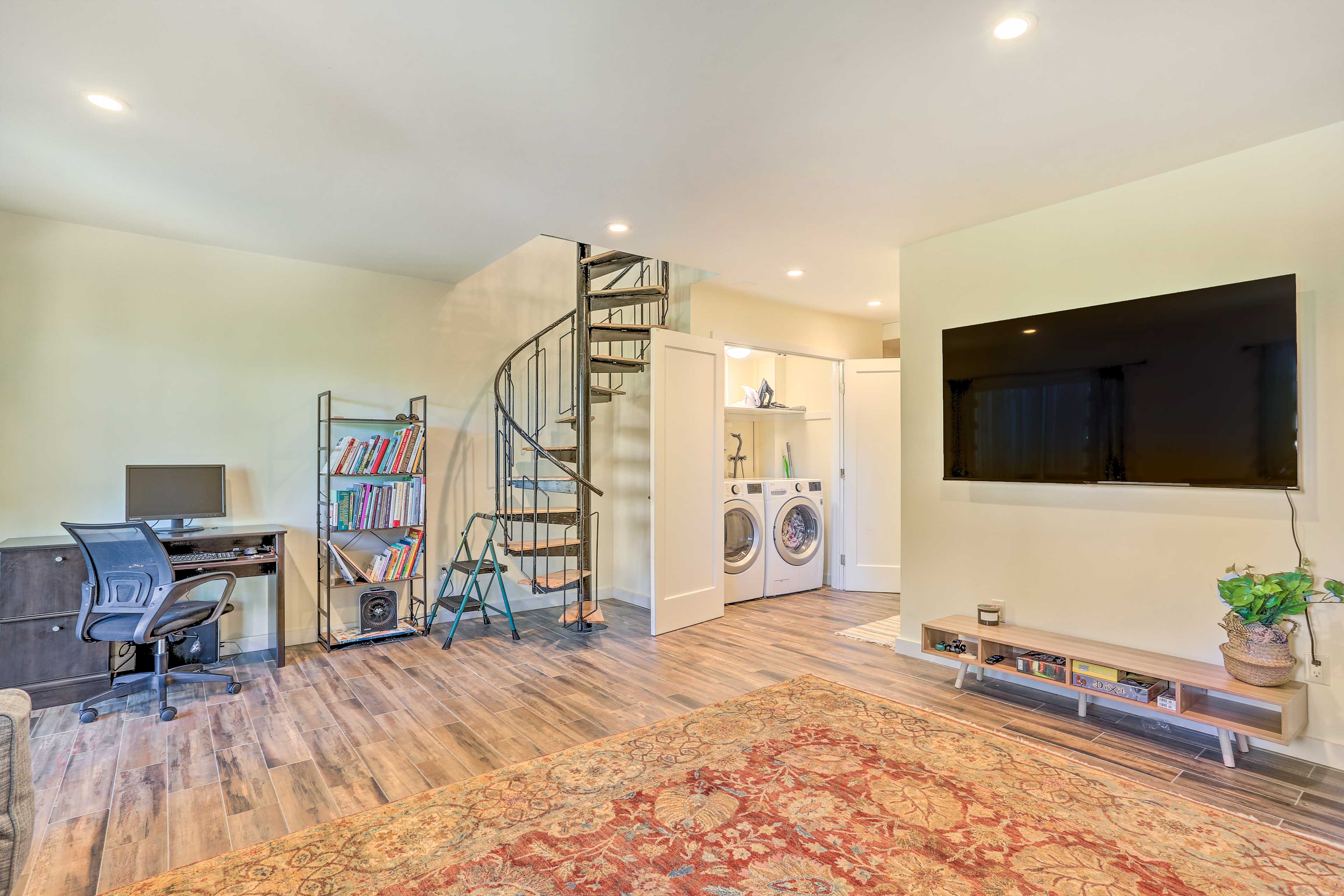 Family Room | WFH Desk | Board Games & Books