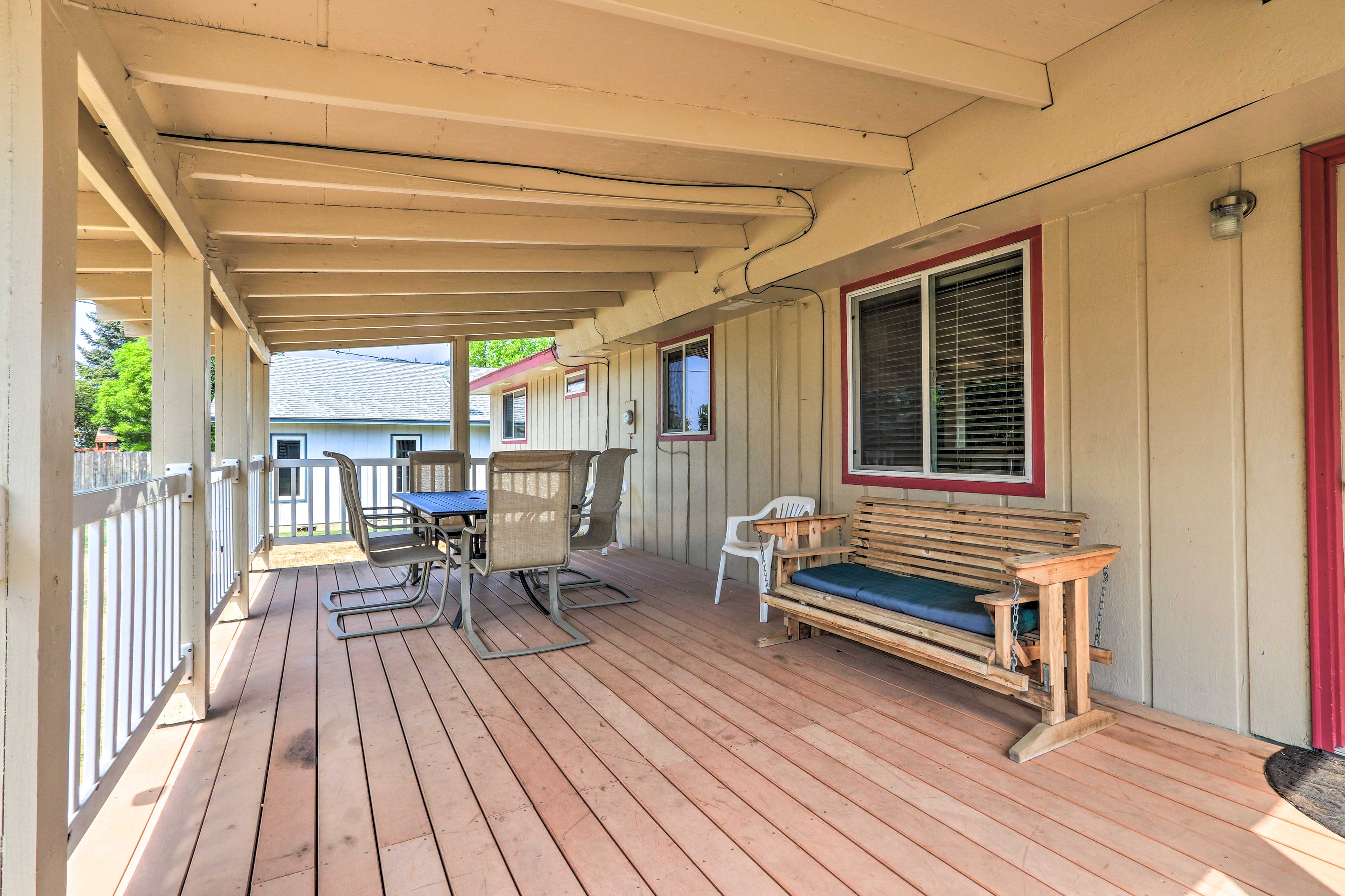 Deck | Gas Grill | Outdoor Seating