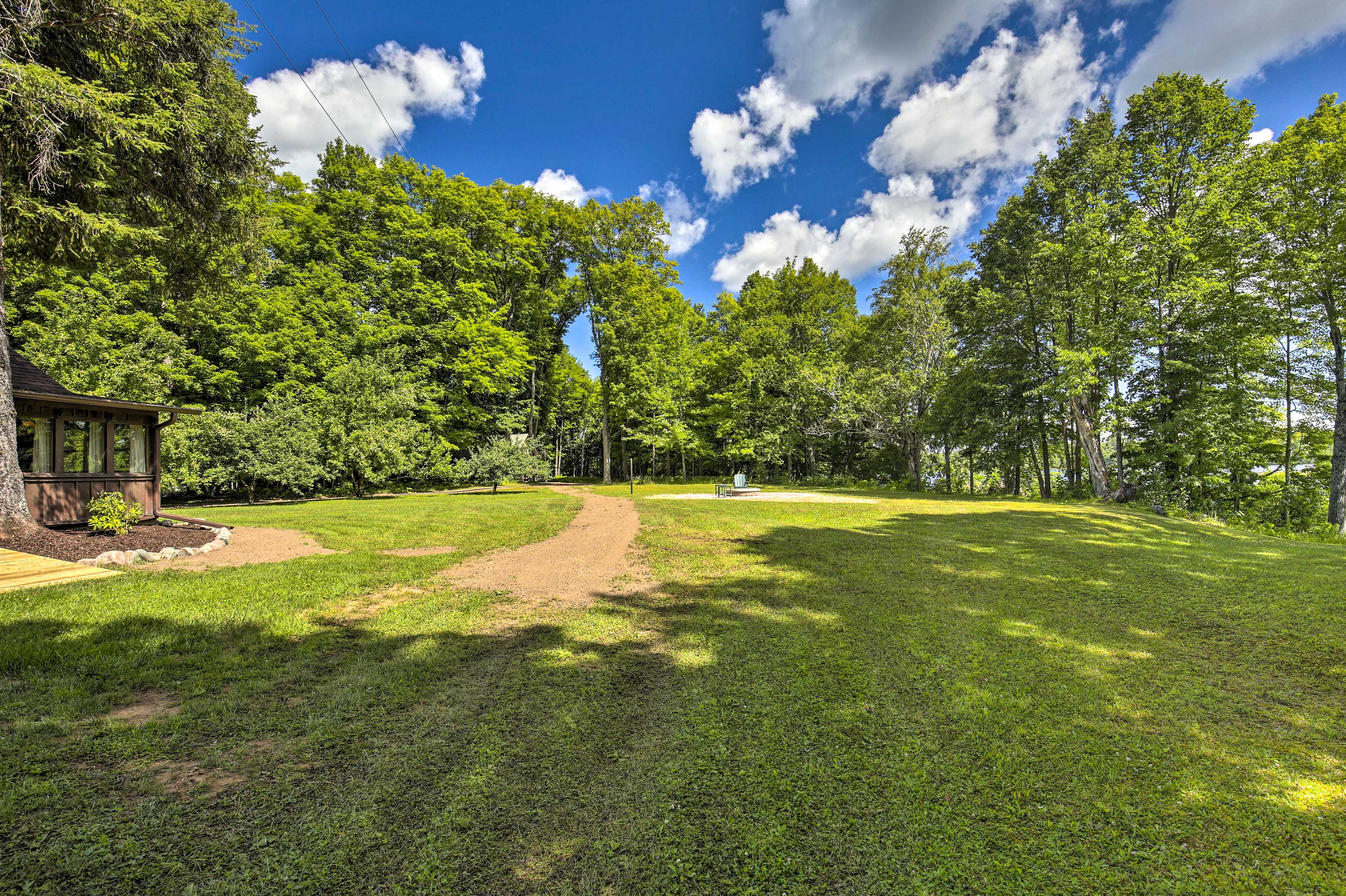 Wooded Backyard | Wood-Burning Fire PIt