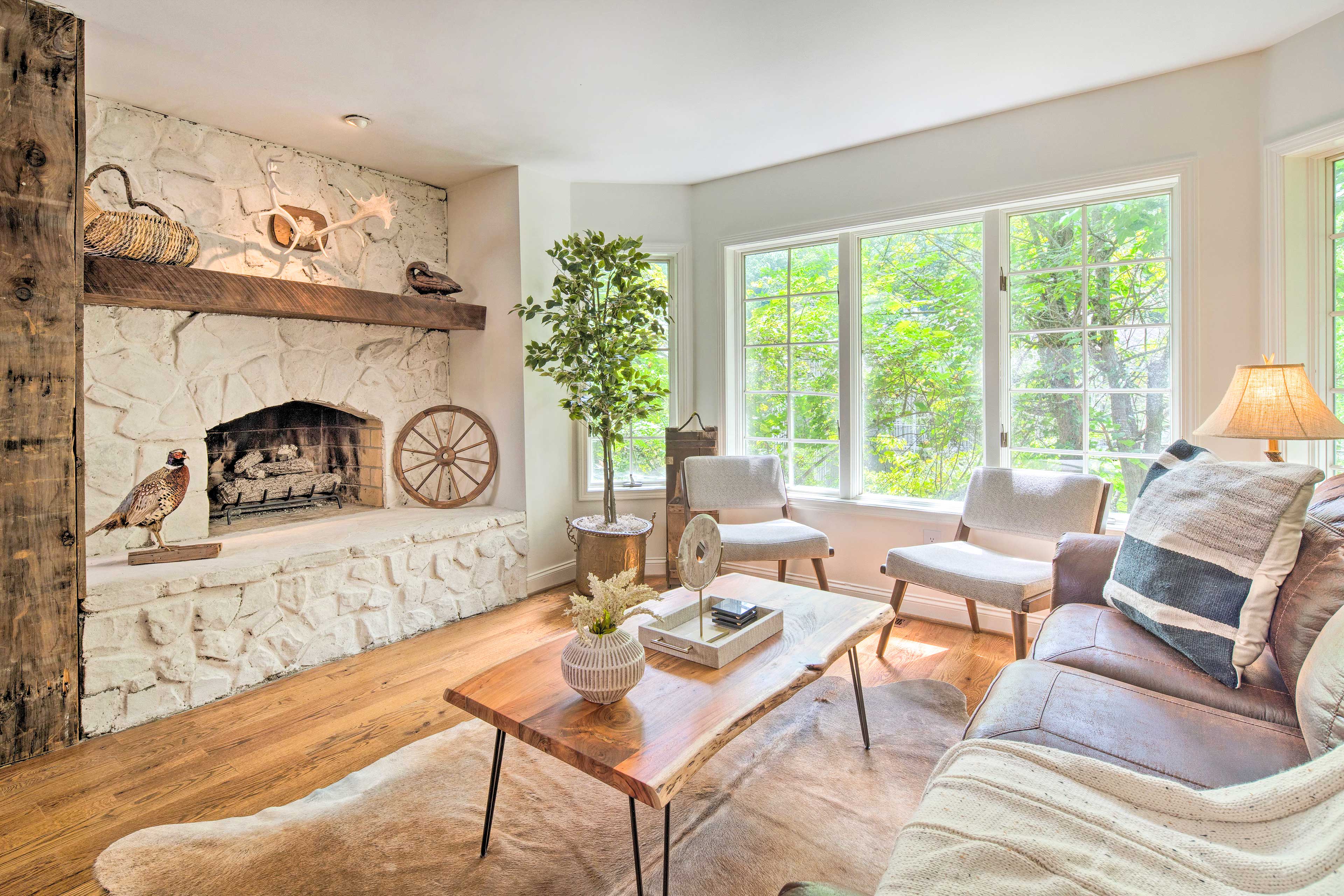 Living Room | 1st Floor | Gas Fireplace