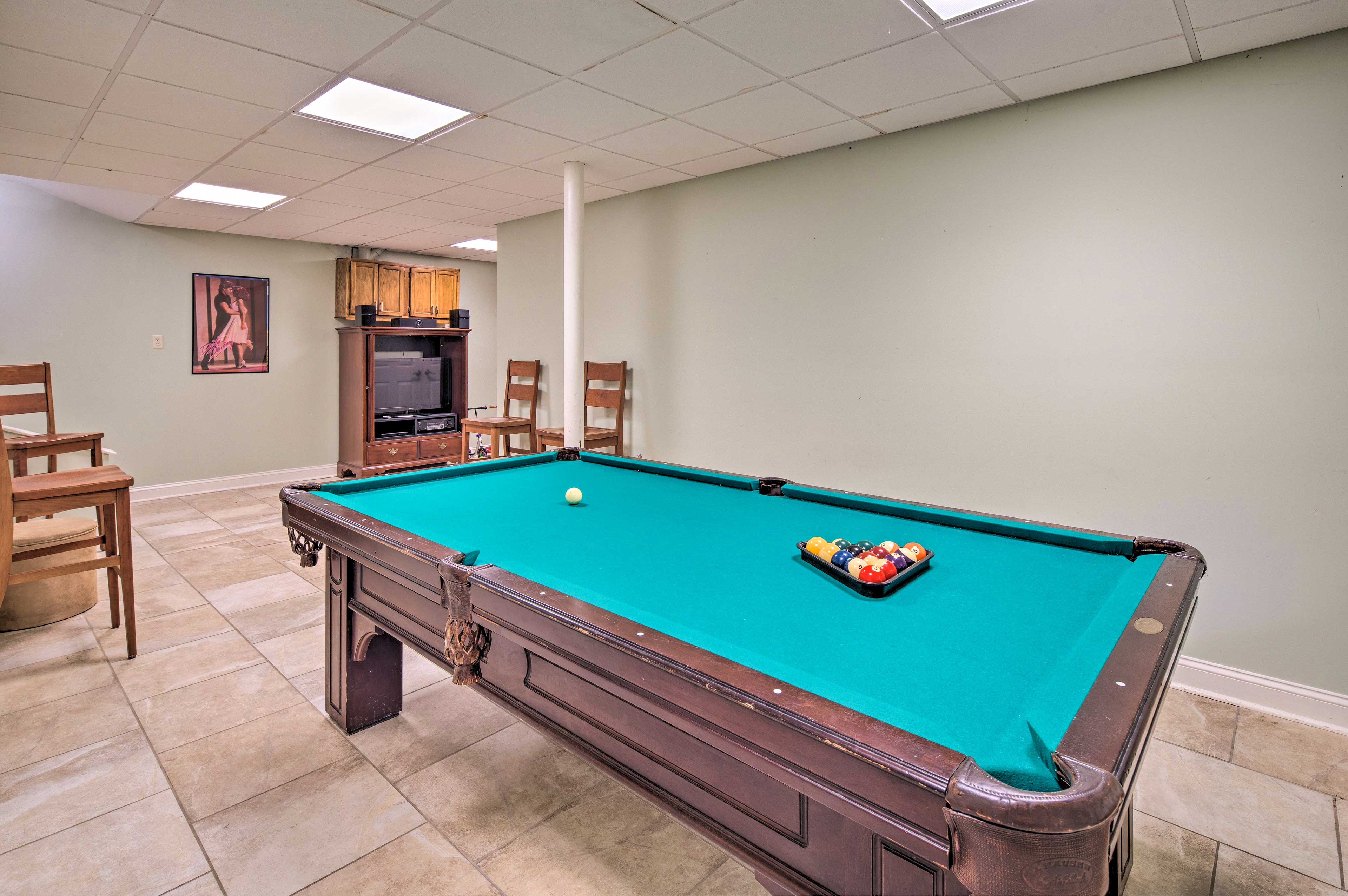 Game Room | Ground Floor | Pool Table | Smart TV