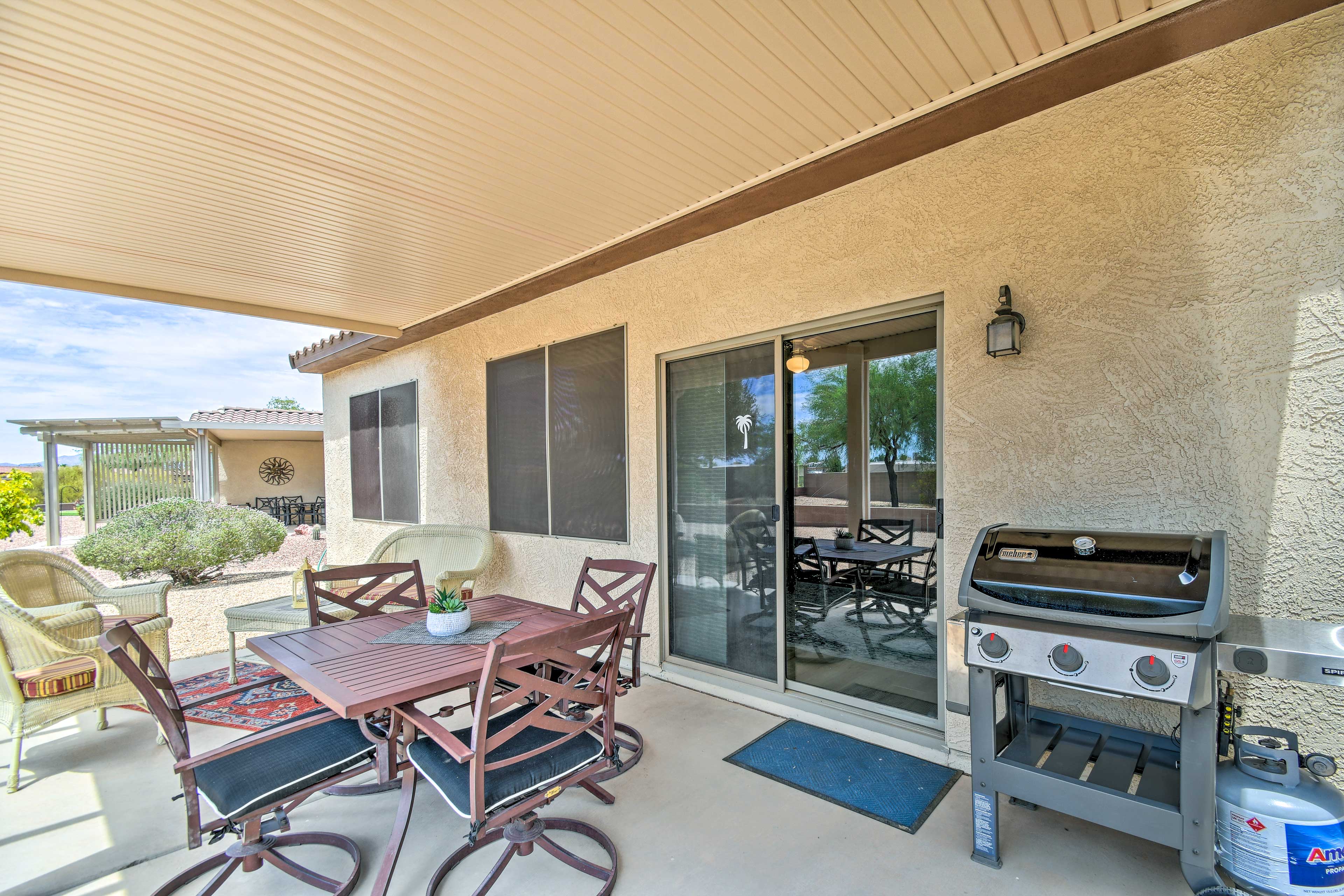 Private Patio | Gas Grill