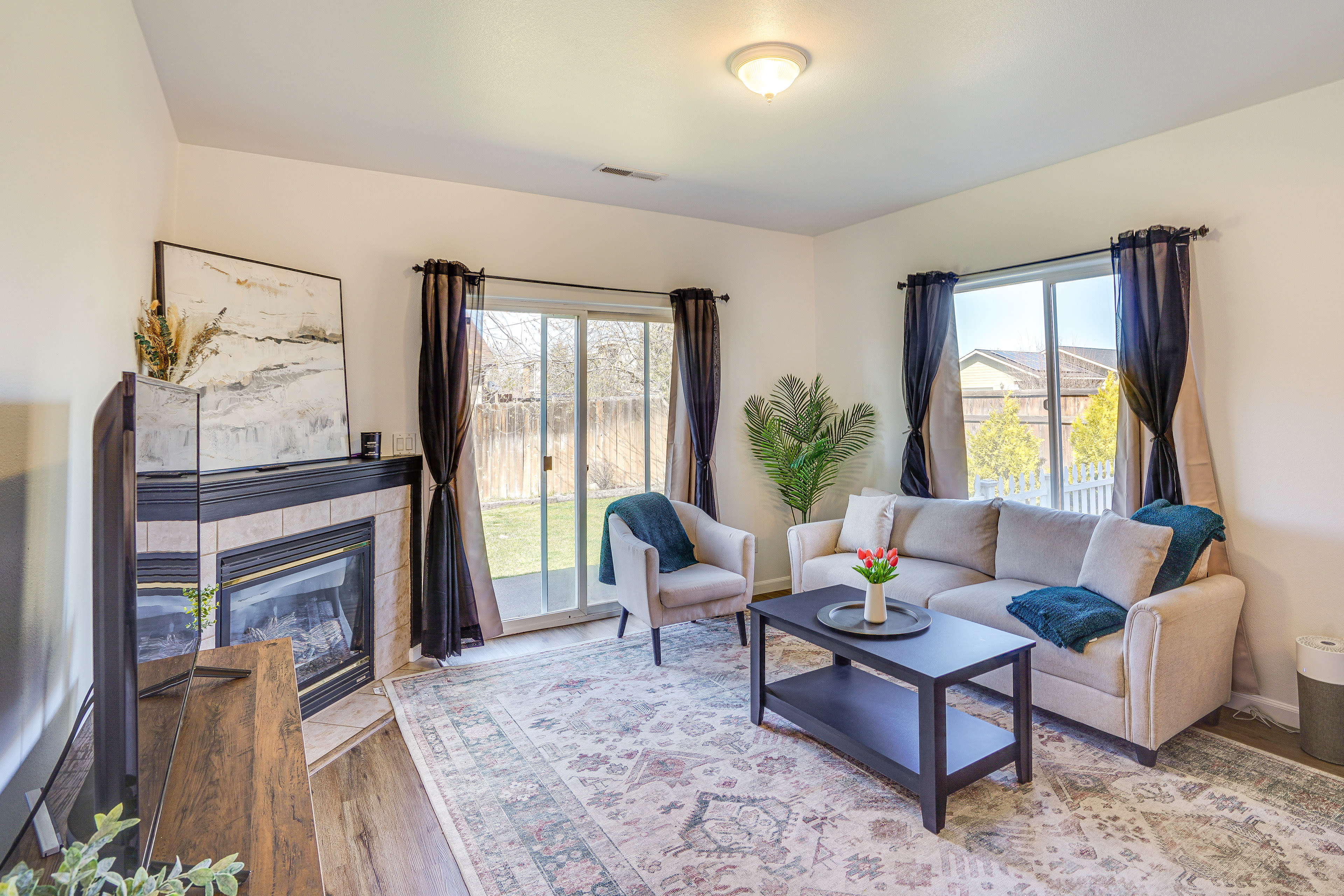 Bend Vacation Rental | 1,200 Sq Ft | 3BR | 2BA | 1 Step Required