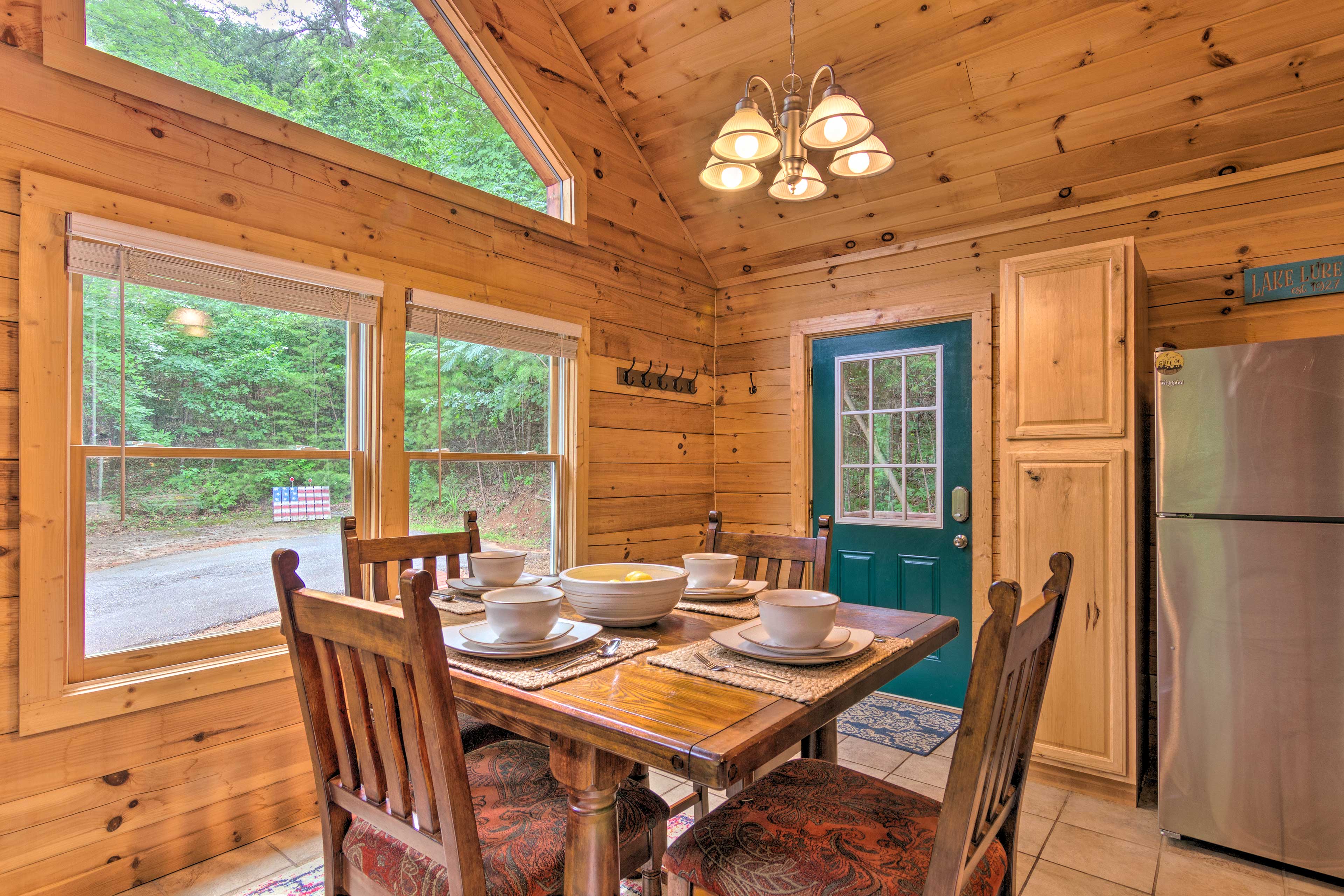 Dining Room | Dishware & Flatware