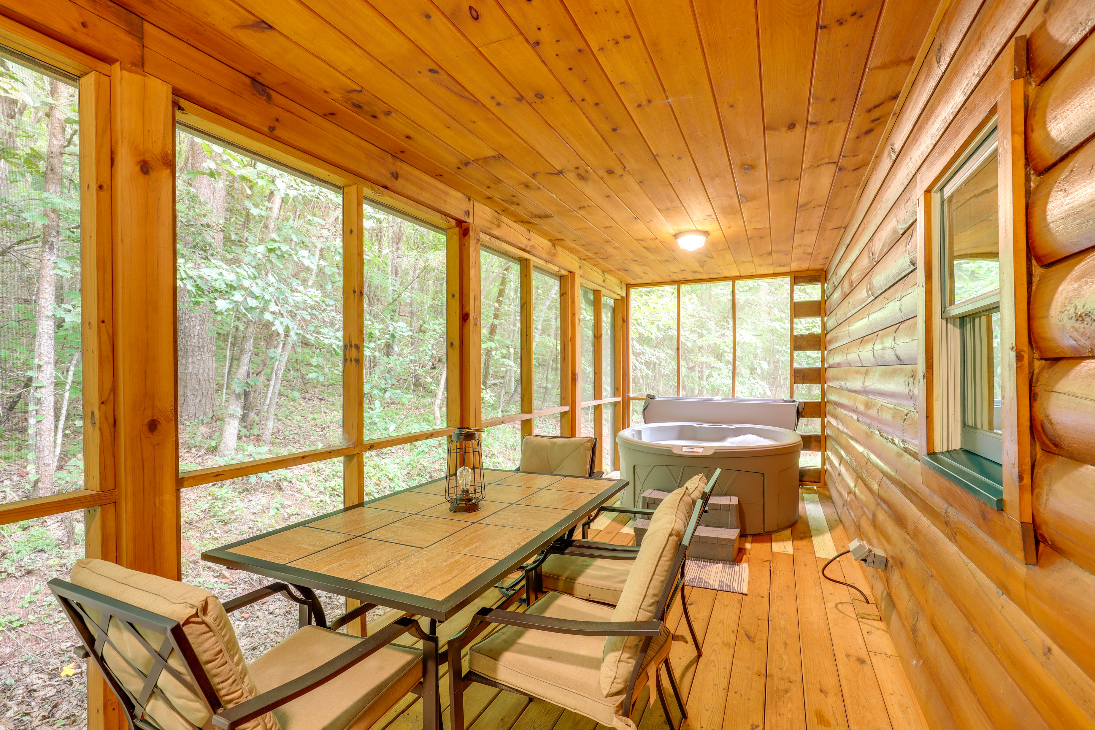 Screened Back Porch | Hot Tub