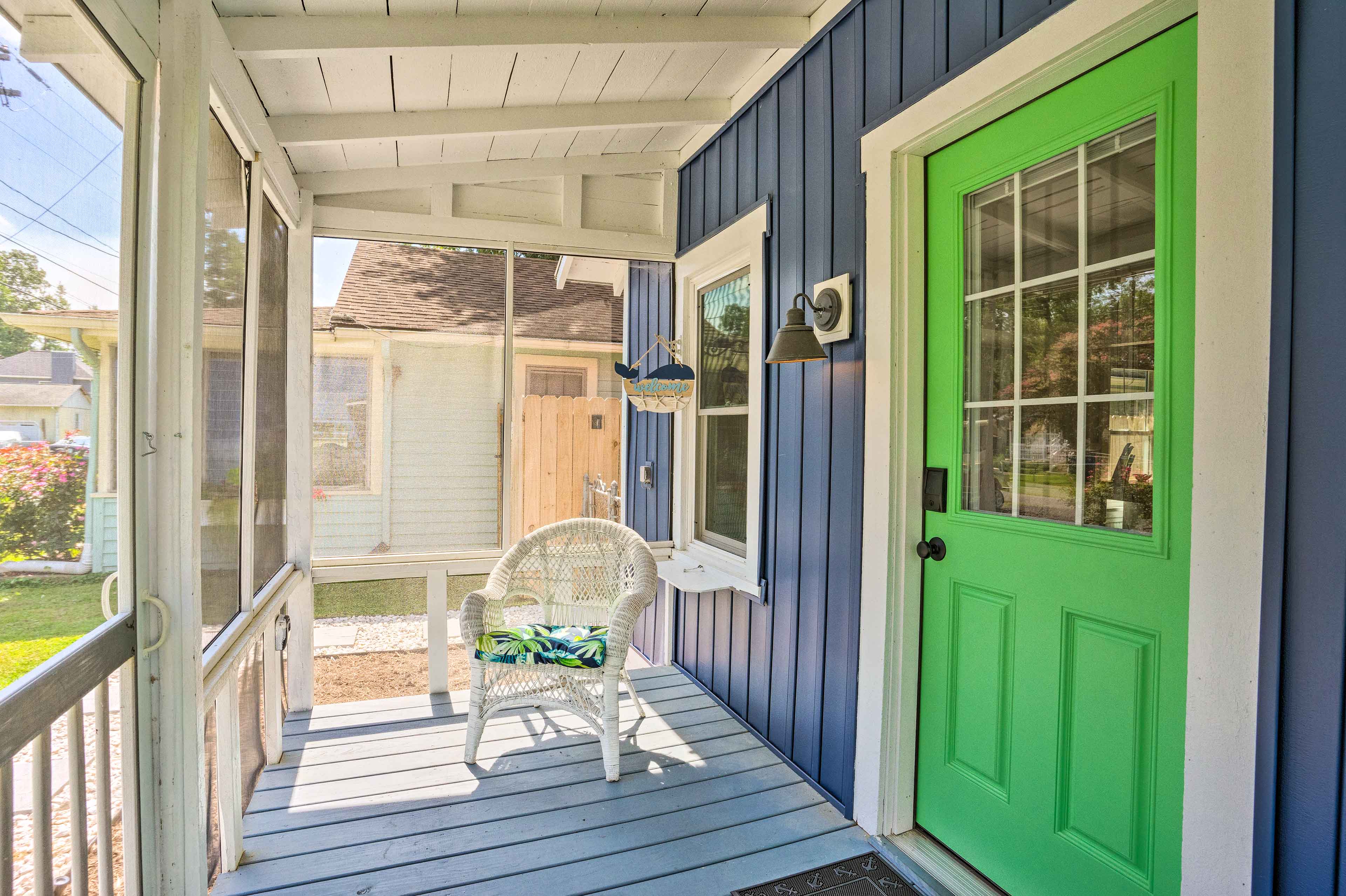 Screened-In Front Porch