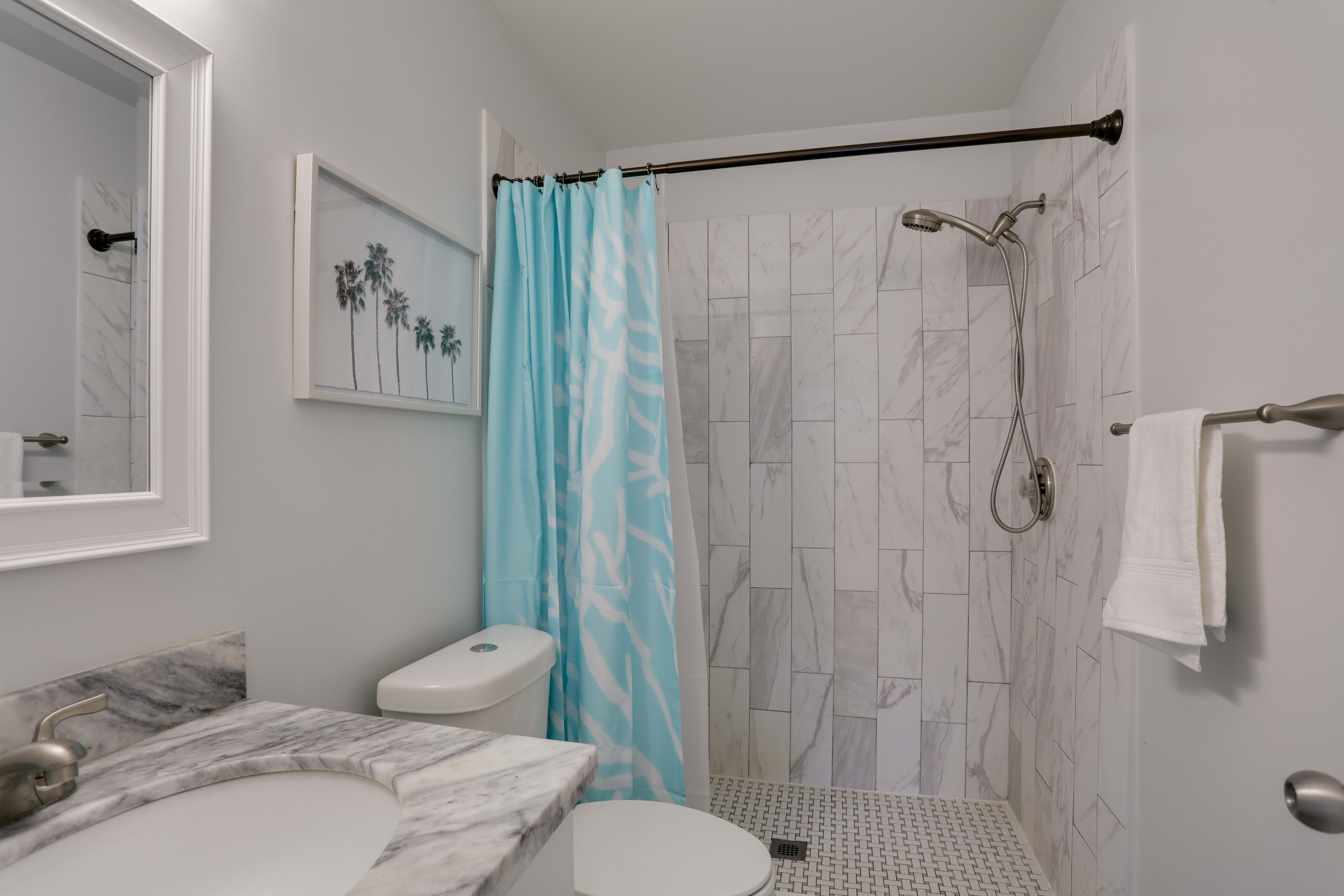 En-Suite Bathroom | Complimentary Toiletries | Hair Dryers | Towels Provided