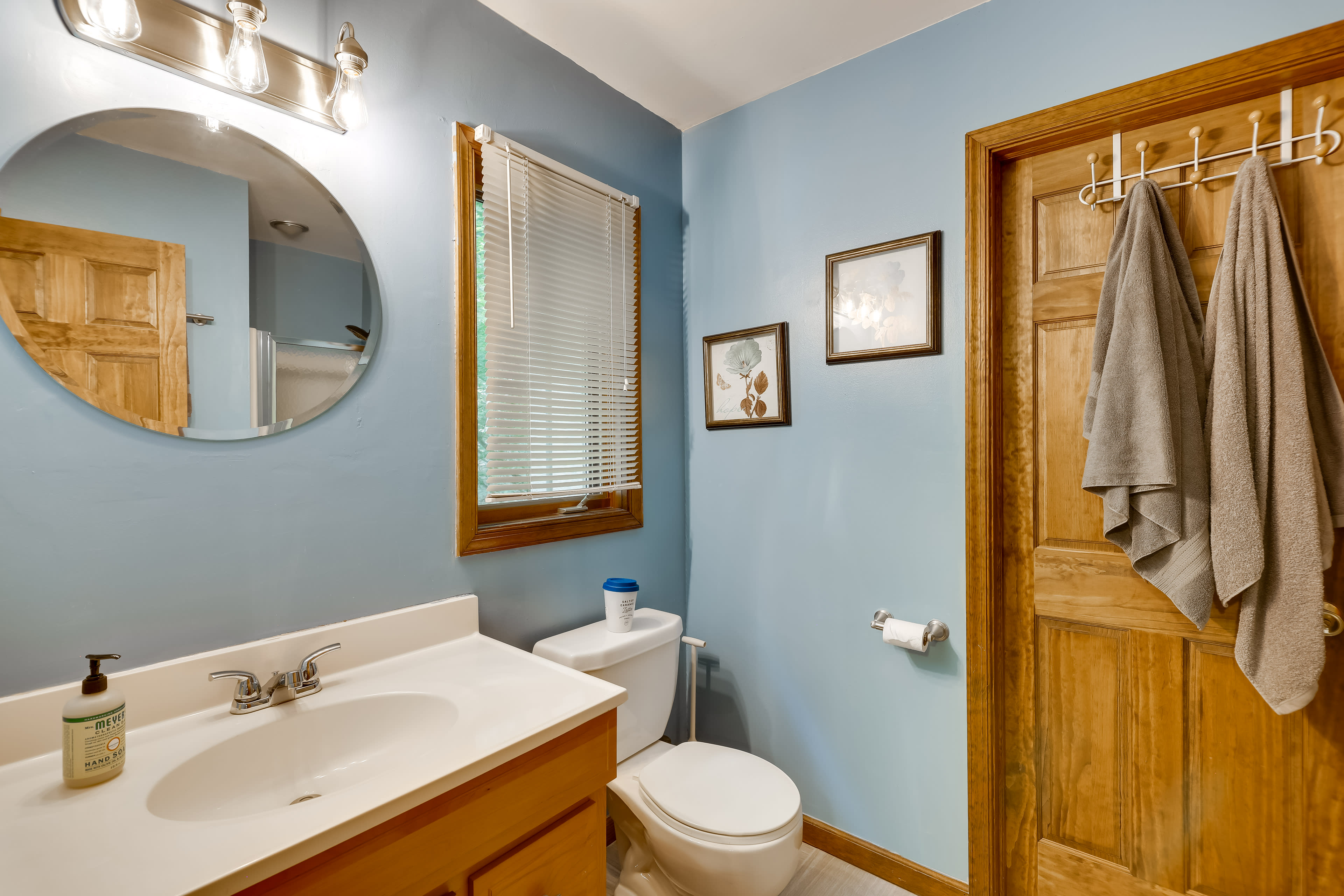 Jack & Jill Bathroom | 1st Floor