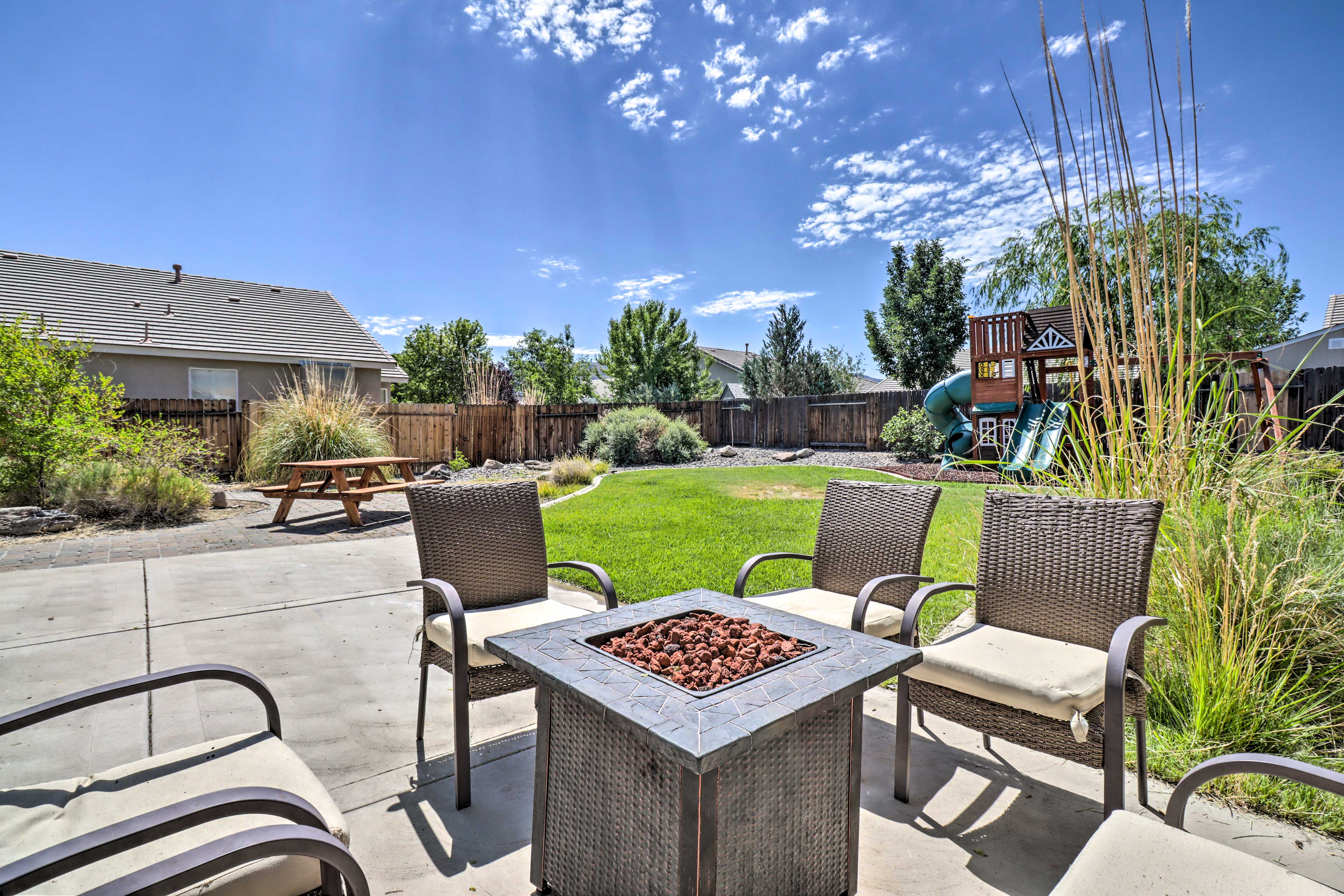 Private Backyard | Playground | Picnic Table | <18 Mi to Mt. Rose - Ski Tahoe