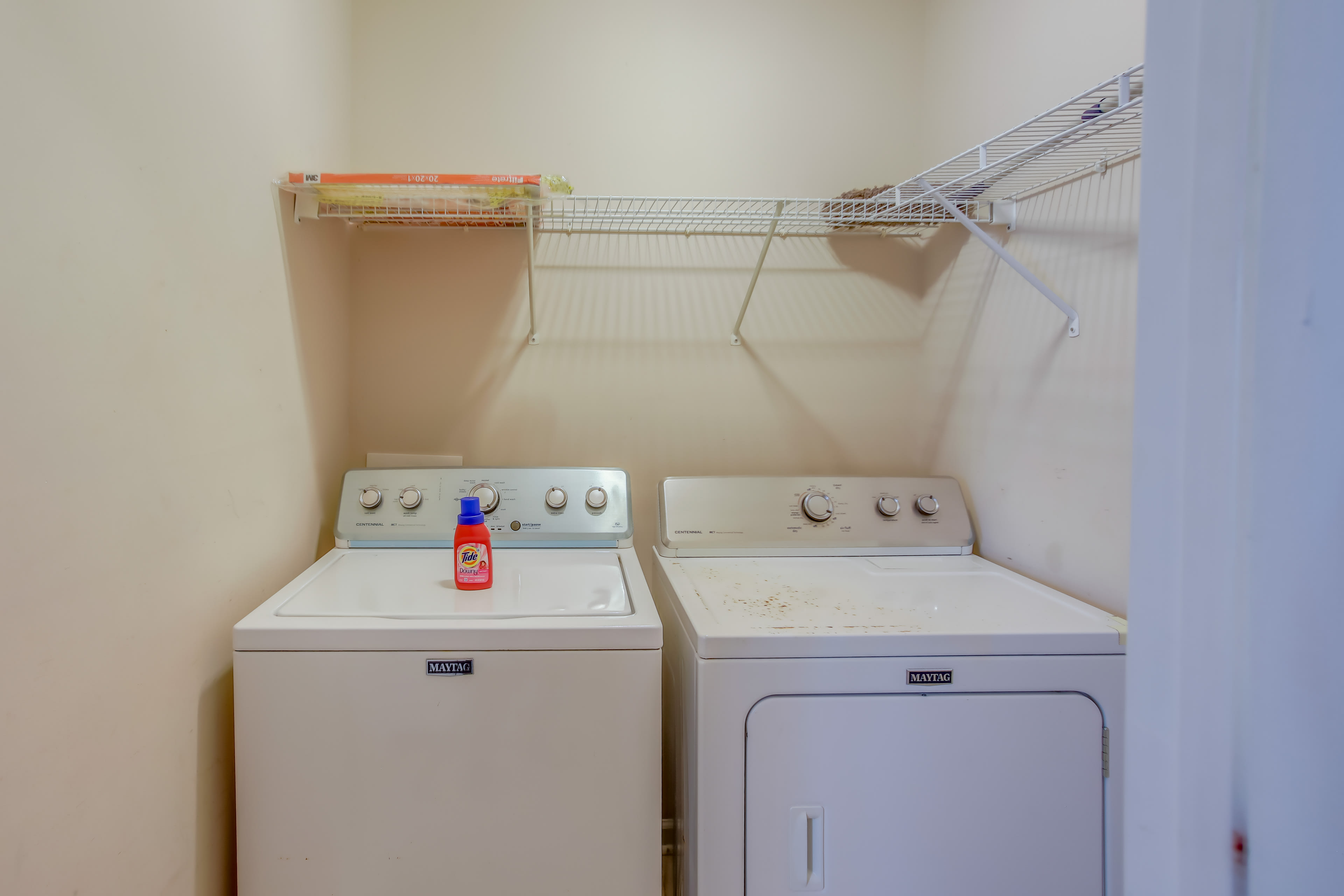 Laundry Area | Detergent Provided