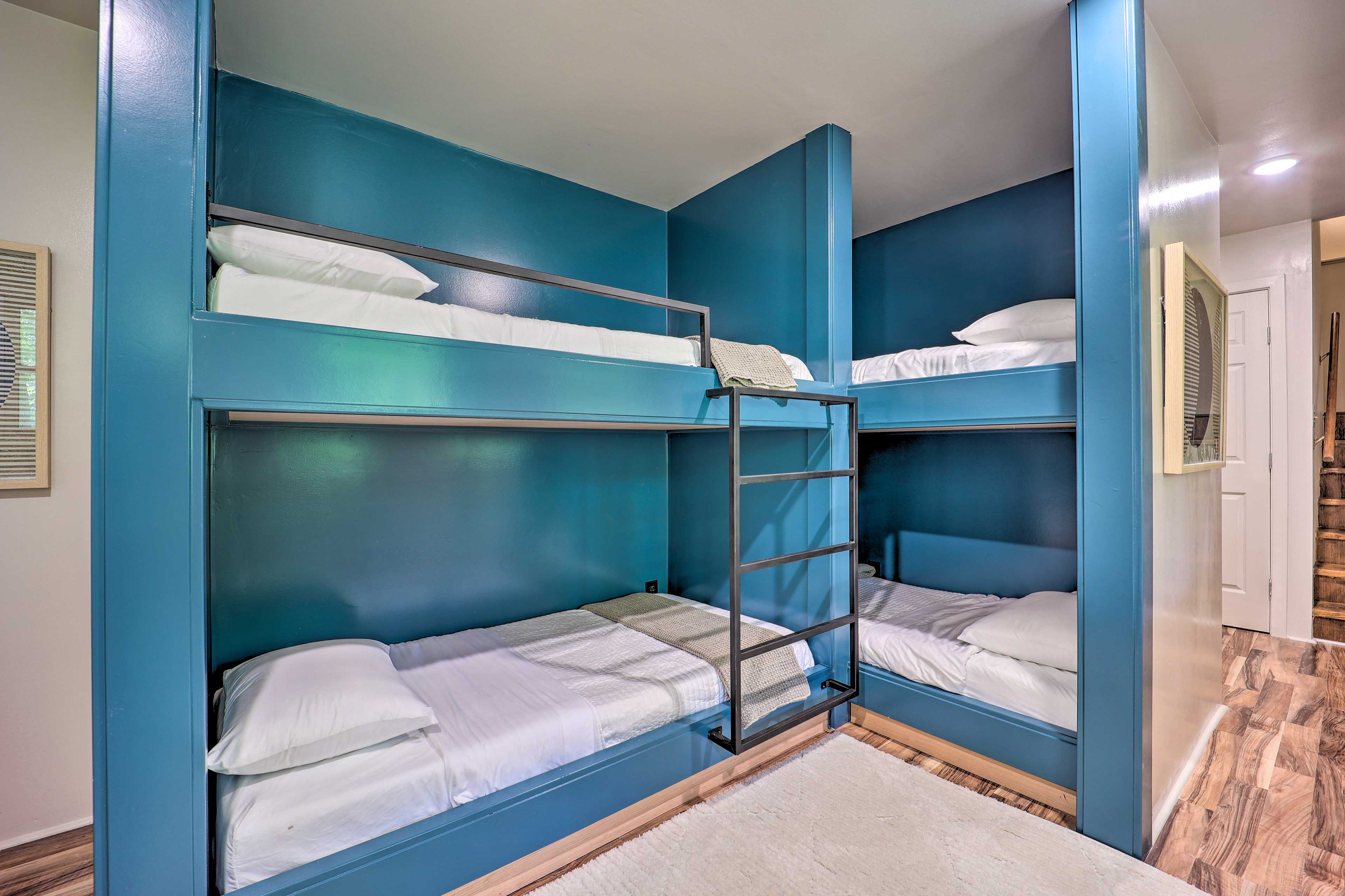 Basement | 2 Twin Bunk Beds