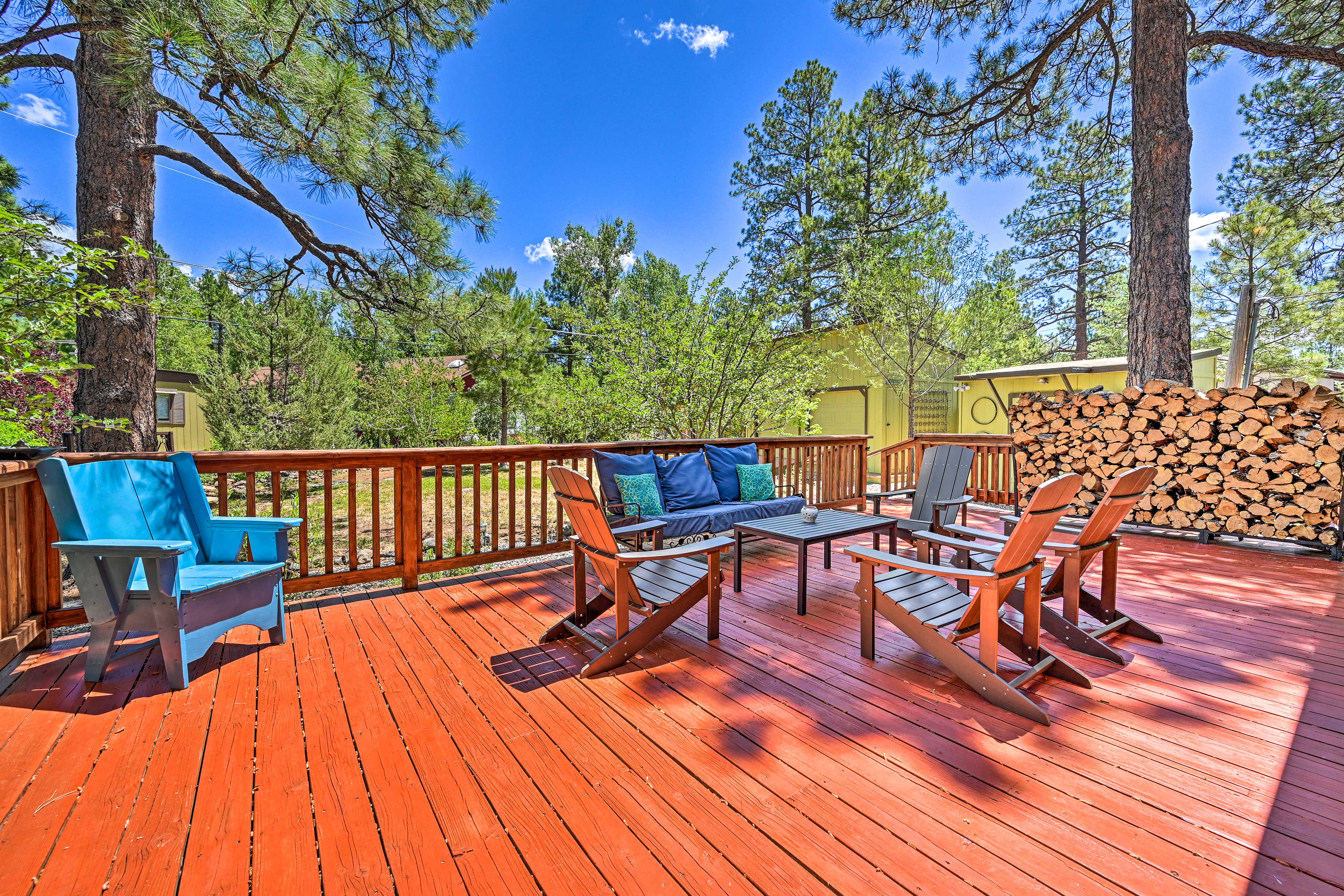 Oversized Deck | 1,600 Sq Ft | 3 Exterior Security Cameras (Facing Out)