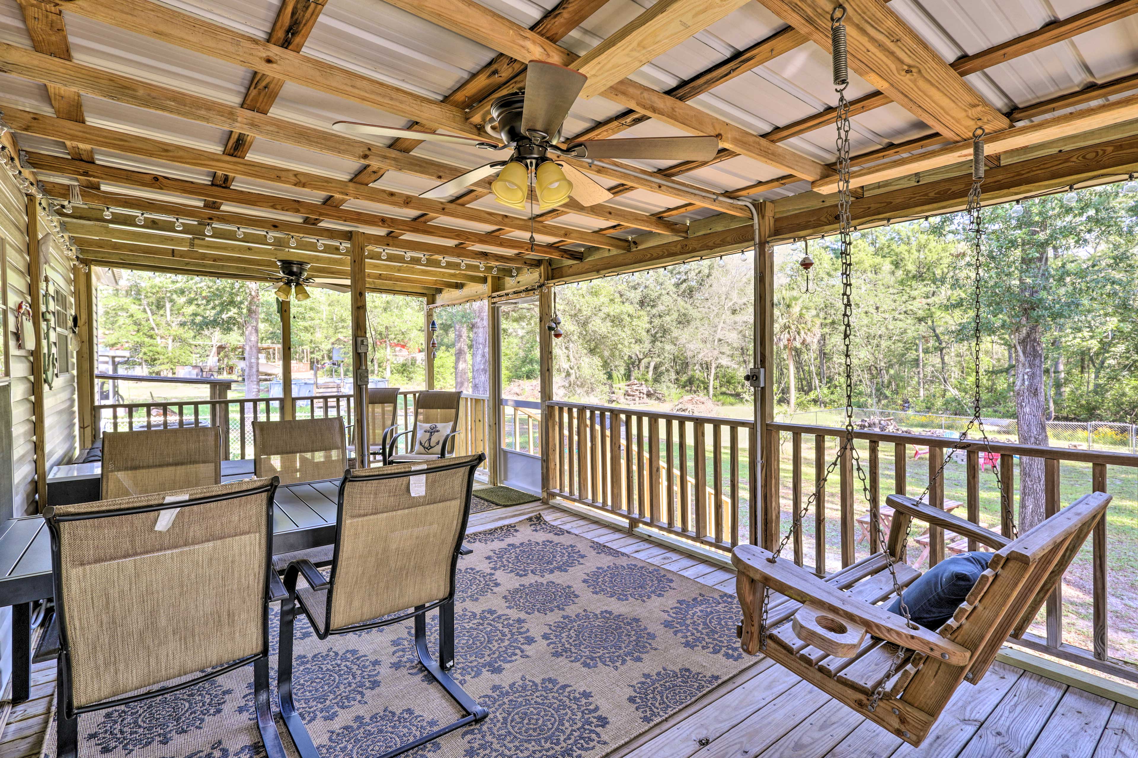 Screened-In Porch