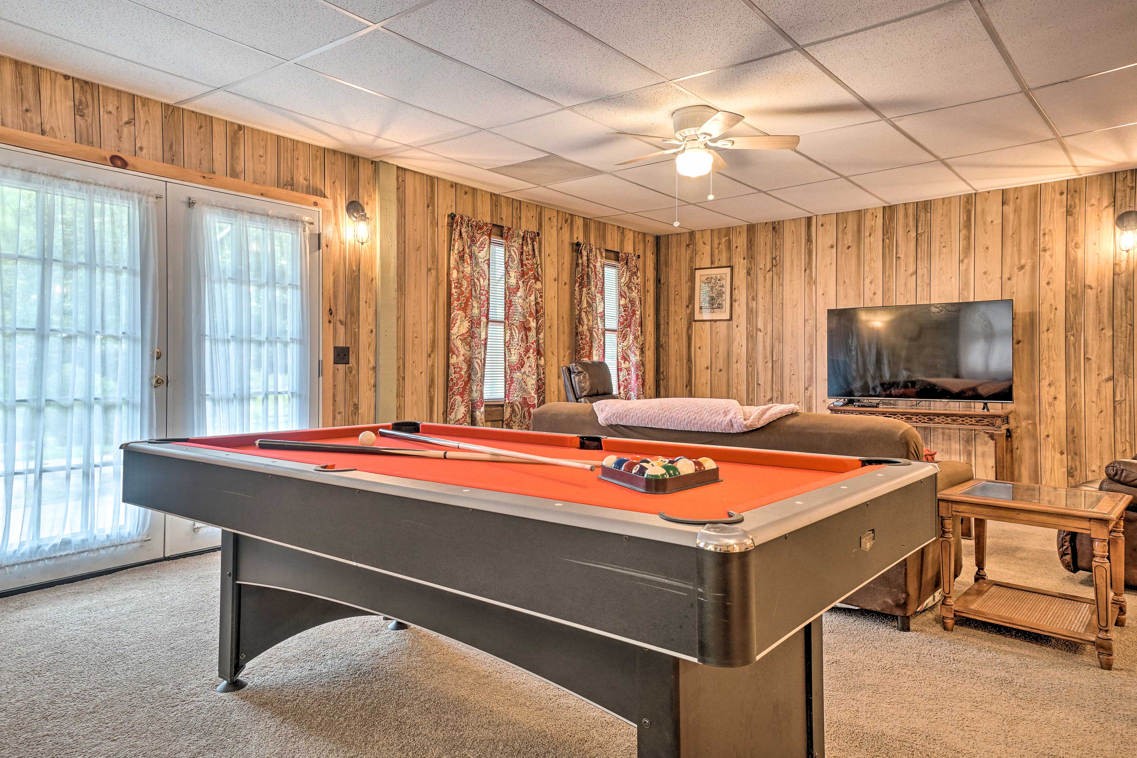 Game Room | 2-Story House | Dog Friendly w/ Fee | Pool/Ping Pong Table