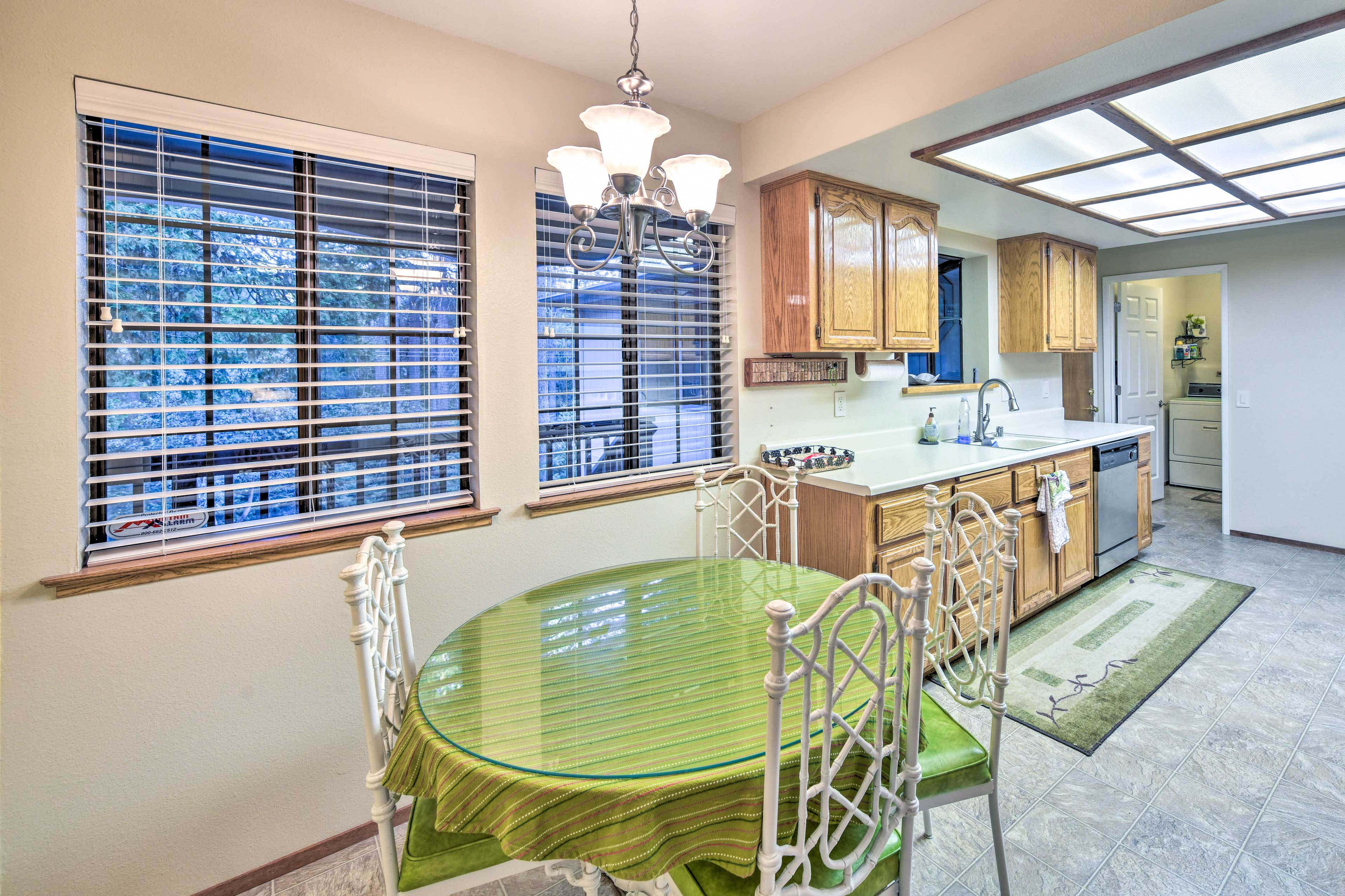 Dining Area | Dishware/Flatware | Trash Bags/Paper Towels