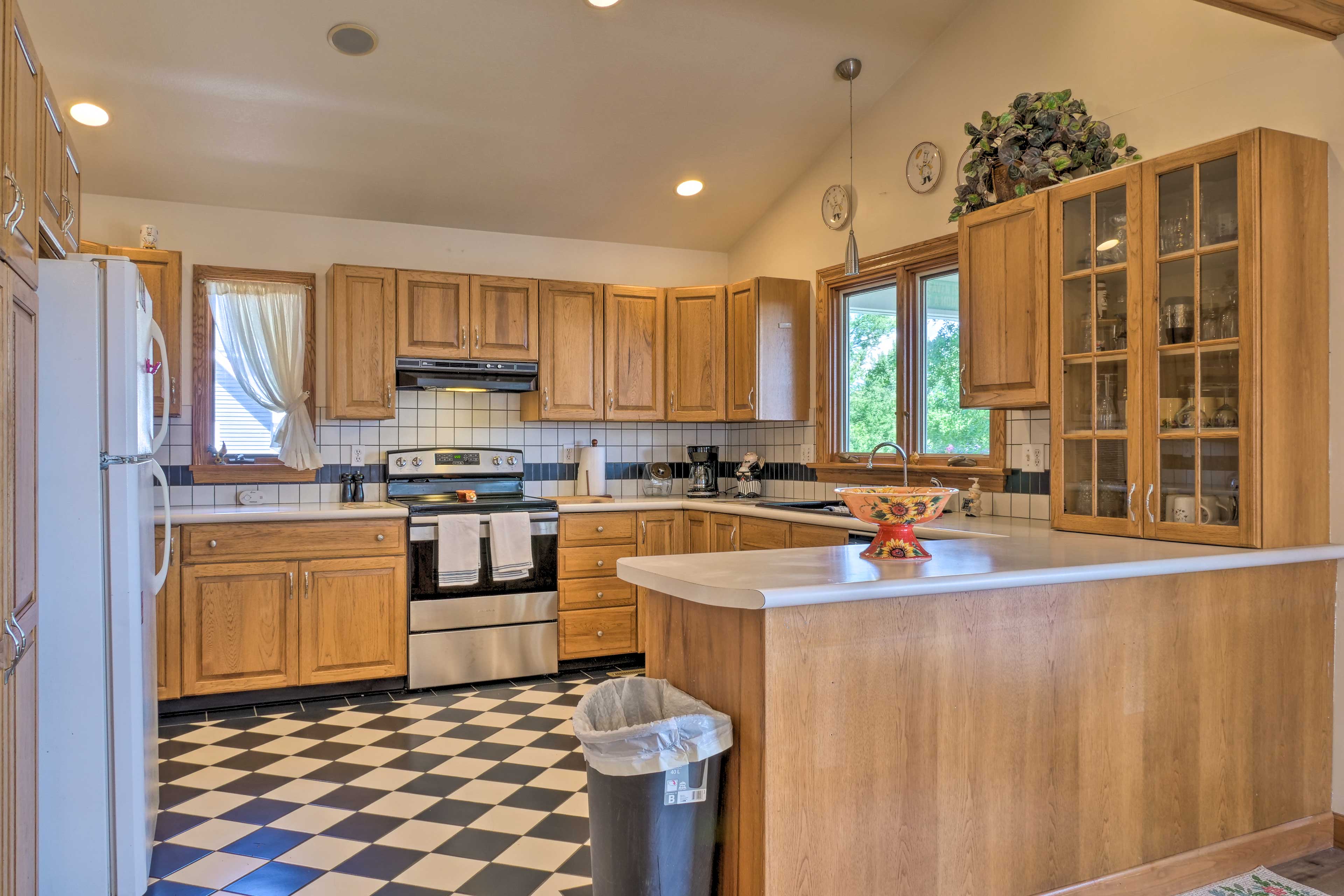 Kitchen | Equipped w/ Cooking Basics