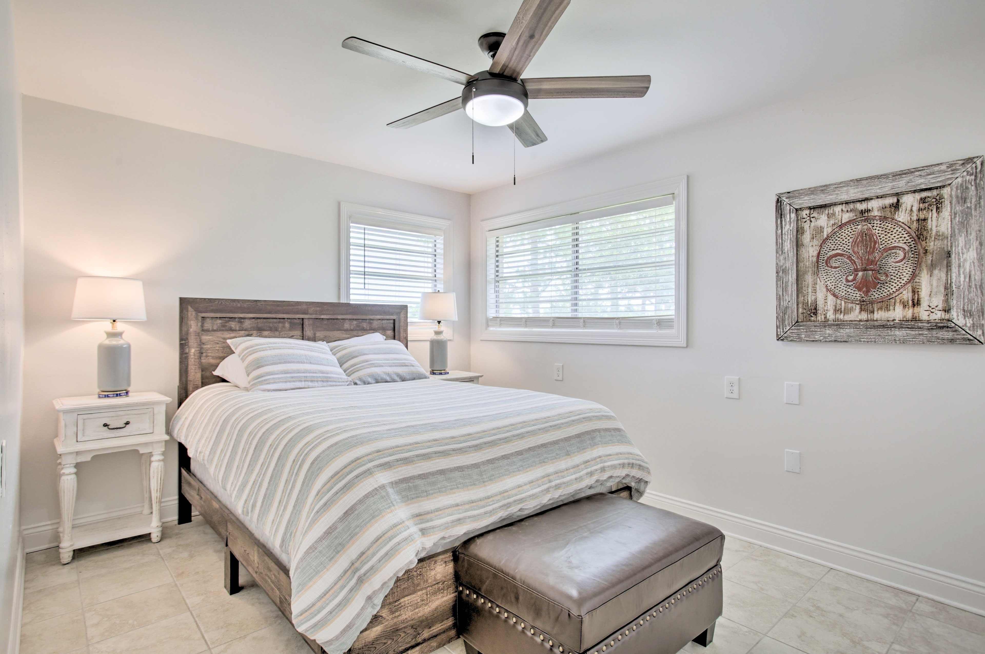 Bedroom 2 | Queen Bed | Main Floor