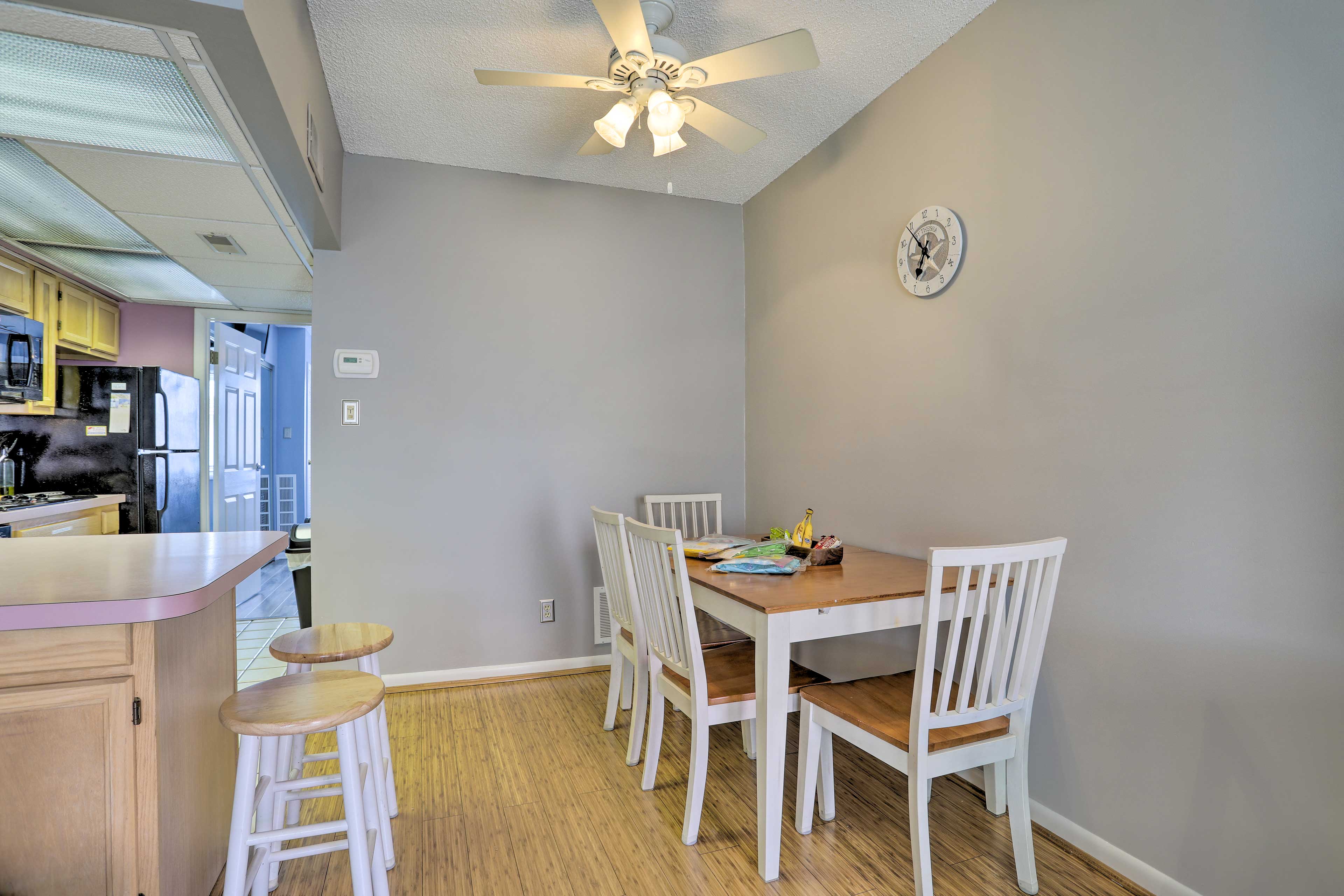 Dining Area | Dishware & Flatware