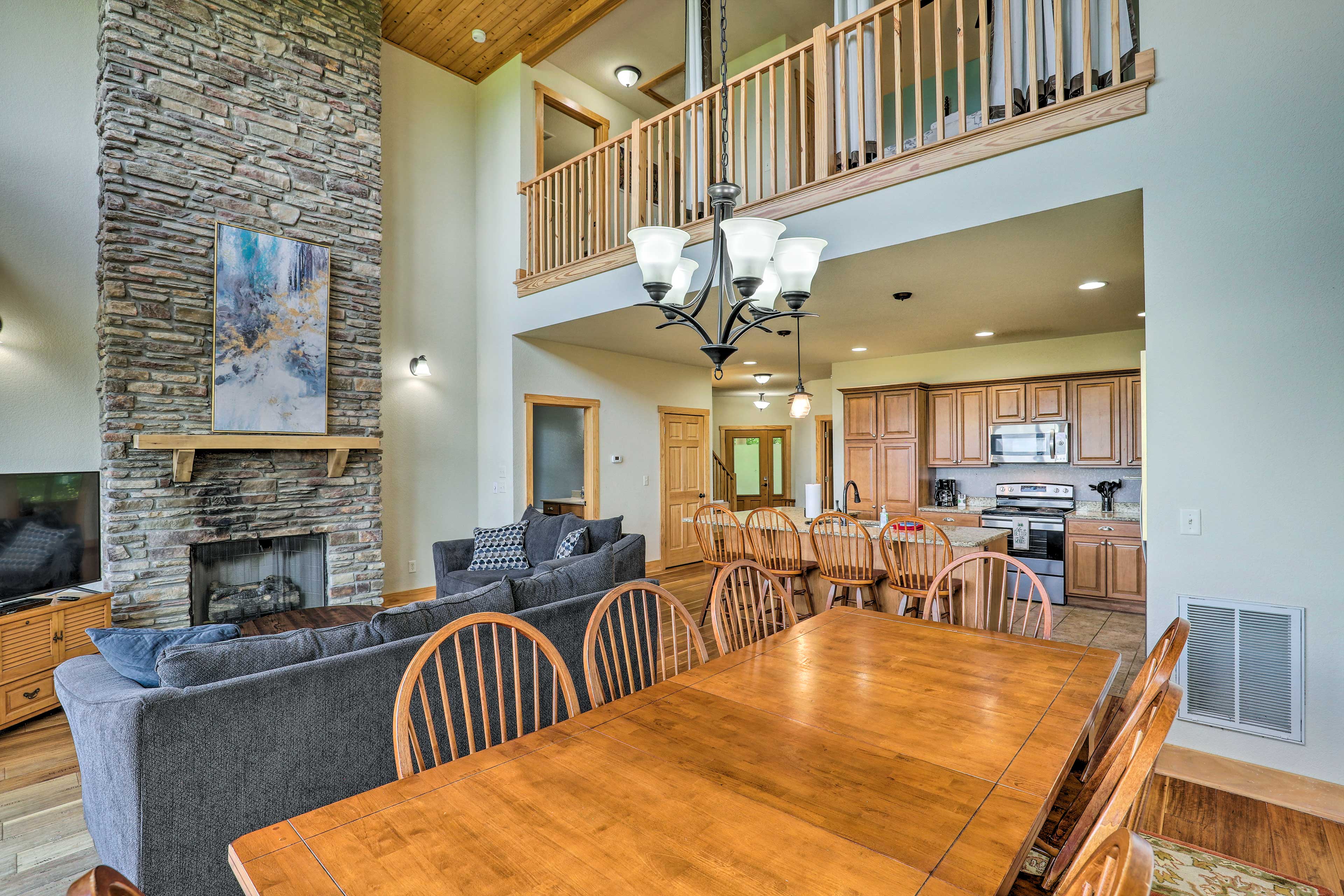 Dining Area | Dishware & Flatware