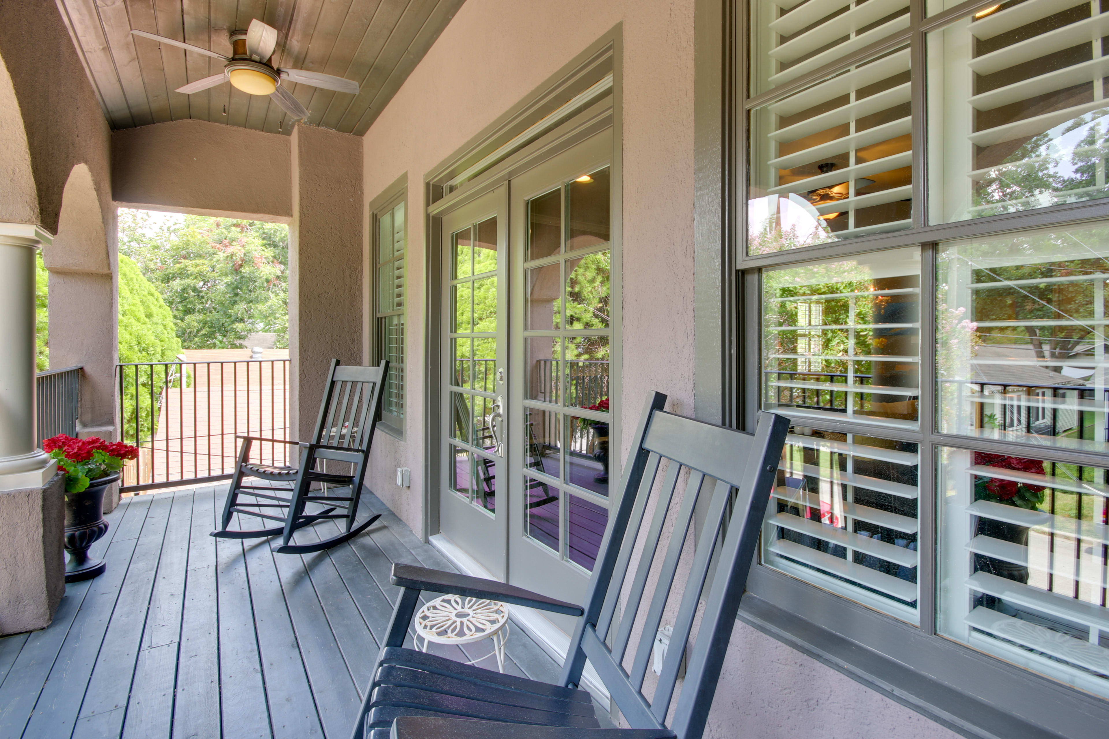 Furnished Porch