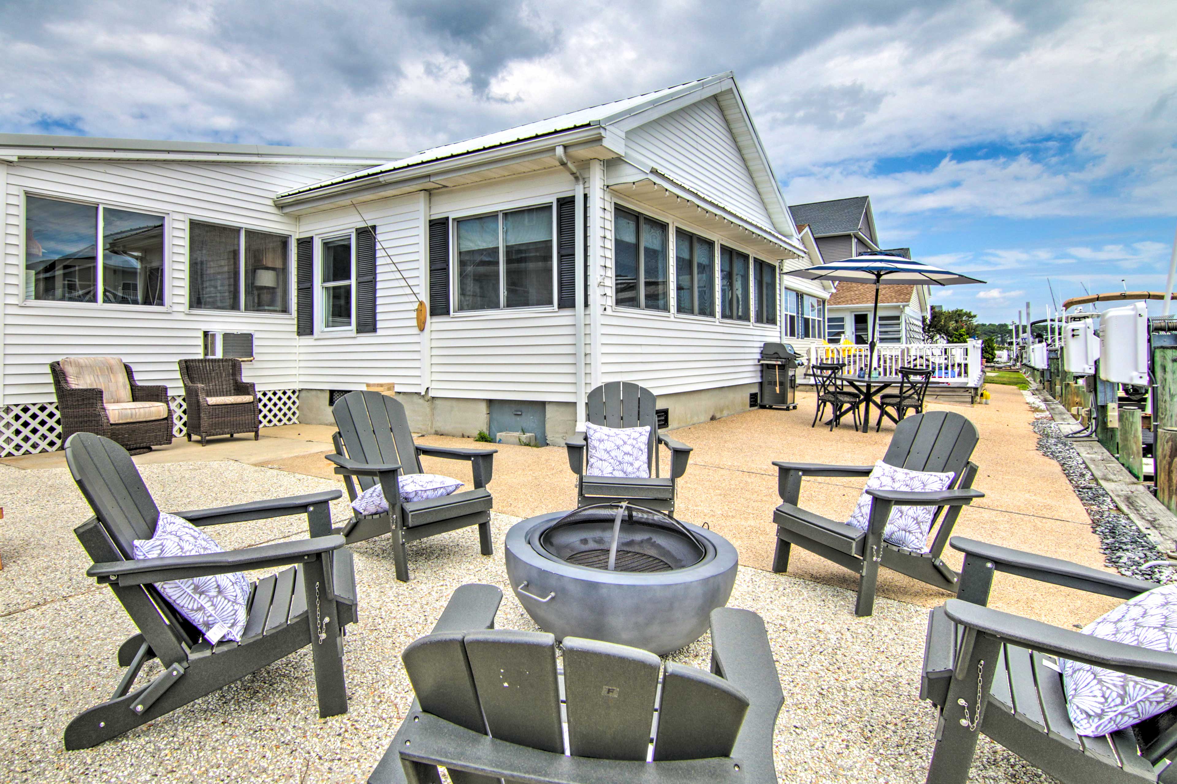 Outdoor Space | Gas Fire Pit w/ Seating | Beach Chairs & Umbrella