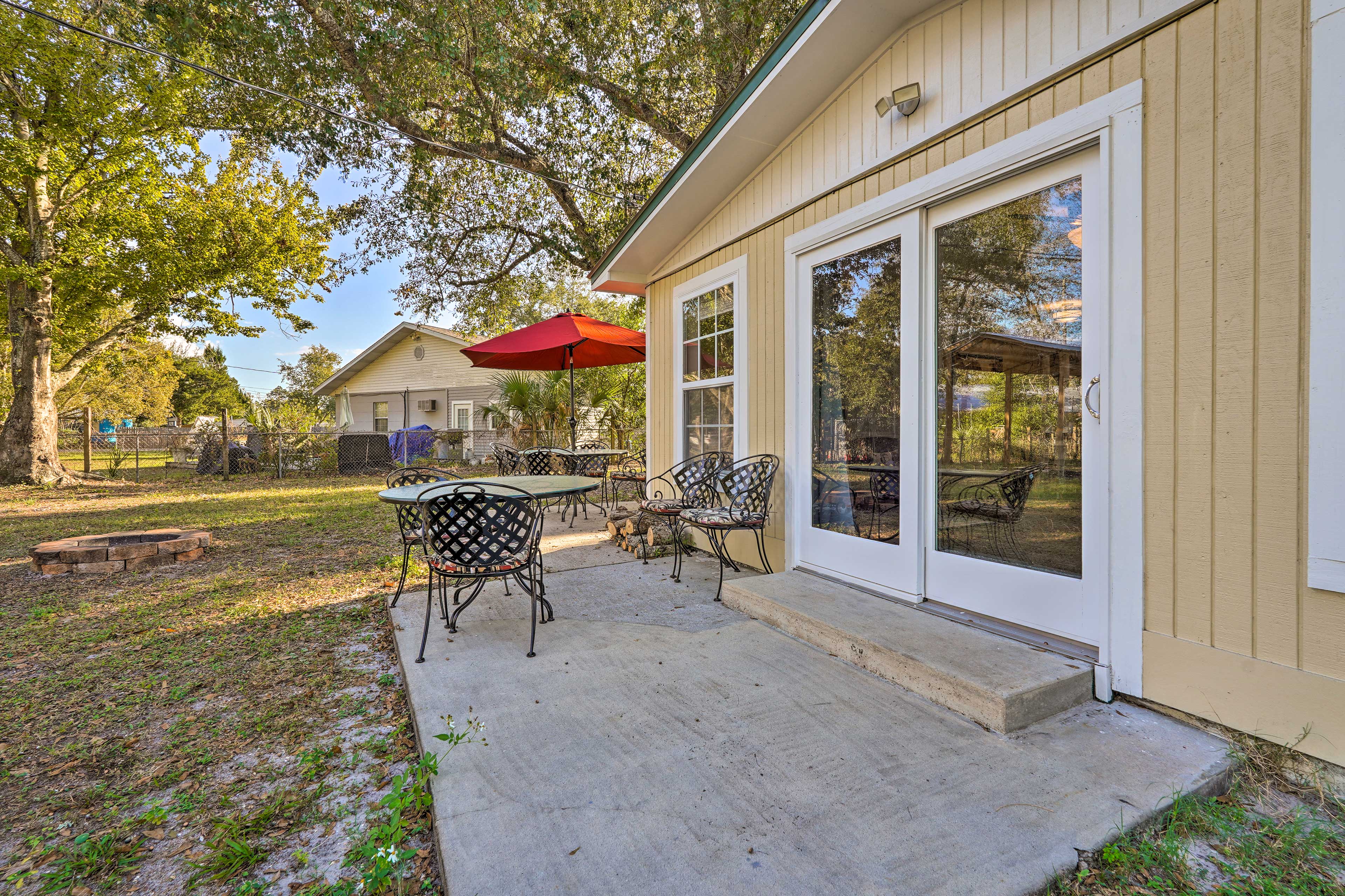 Private Patio | Outdoor Seating | Fire Pit