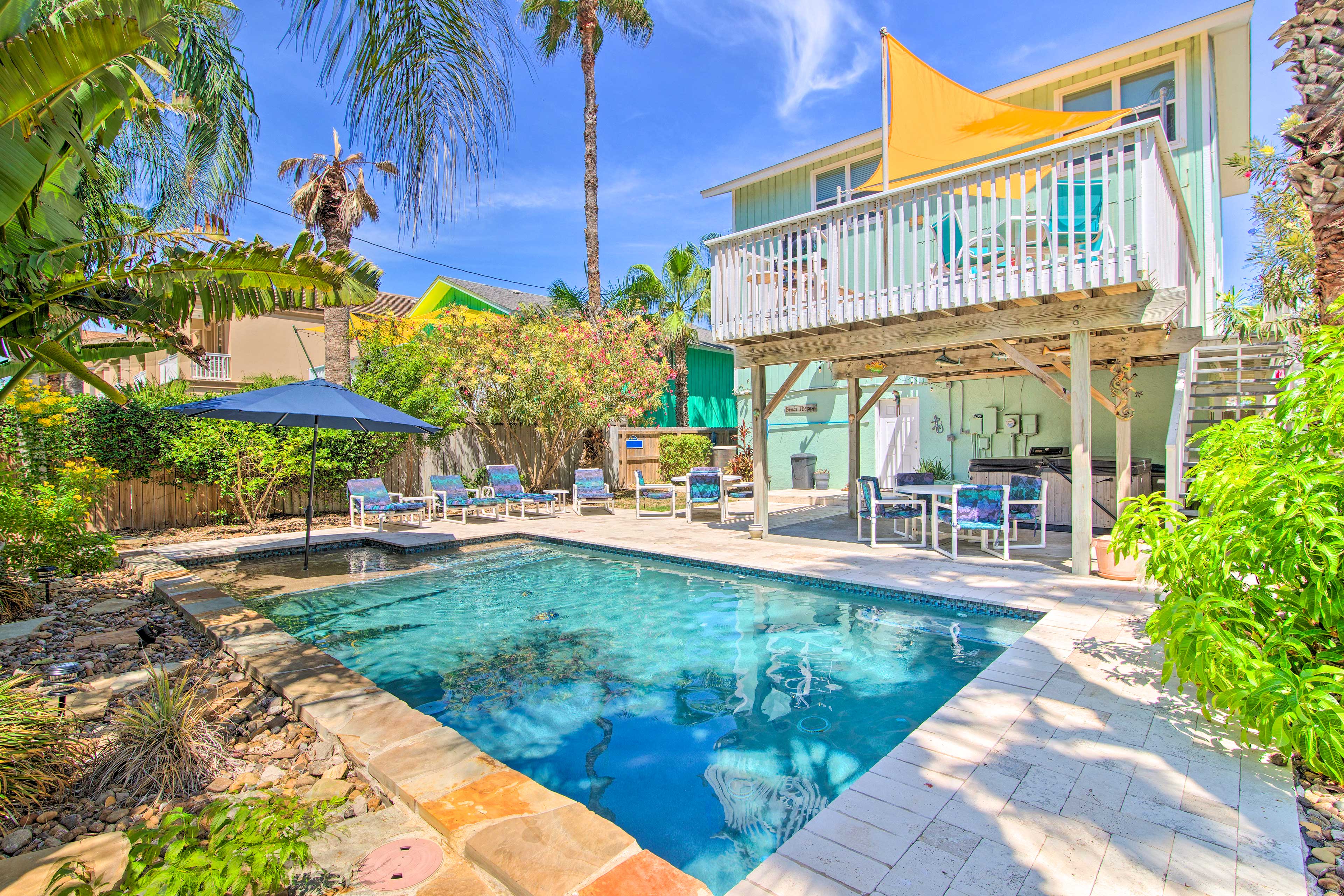 Sunny South Padre Home - Steps to the Beach!