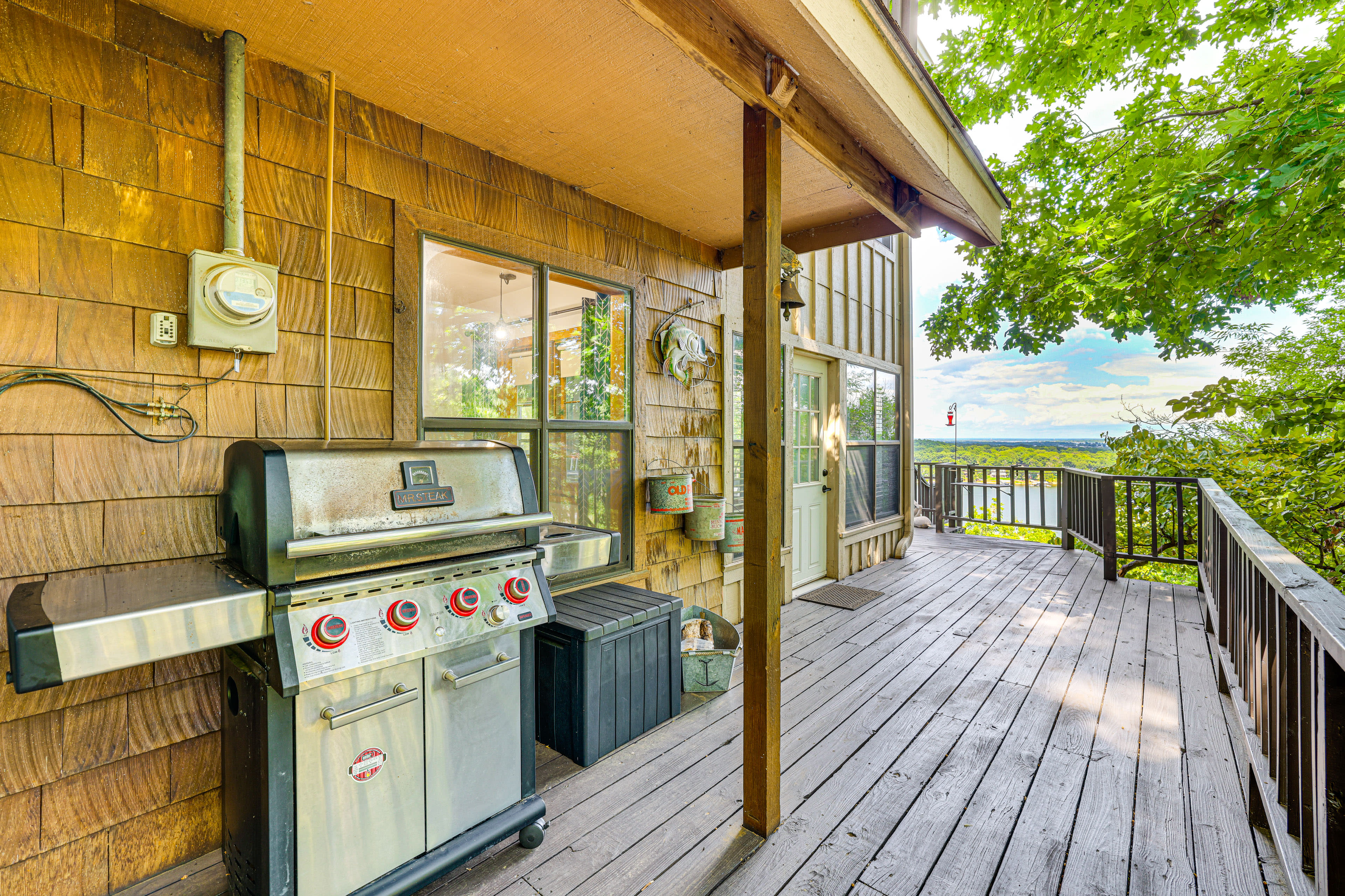 Deck | Gas Grill | Propane Provided