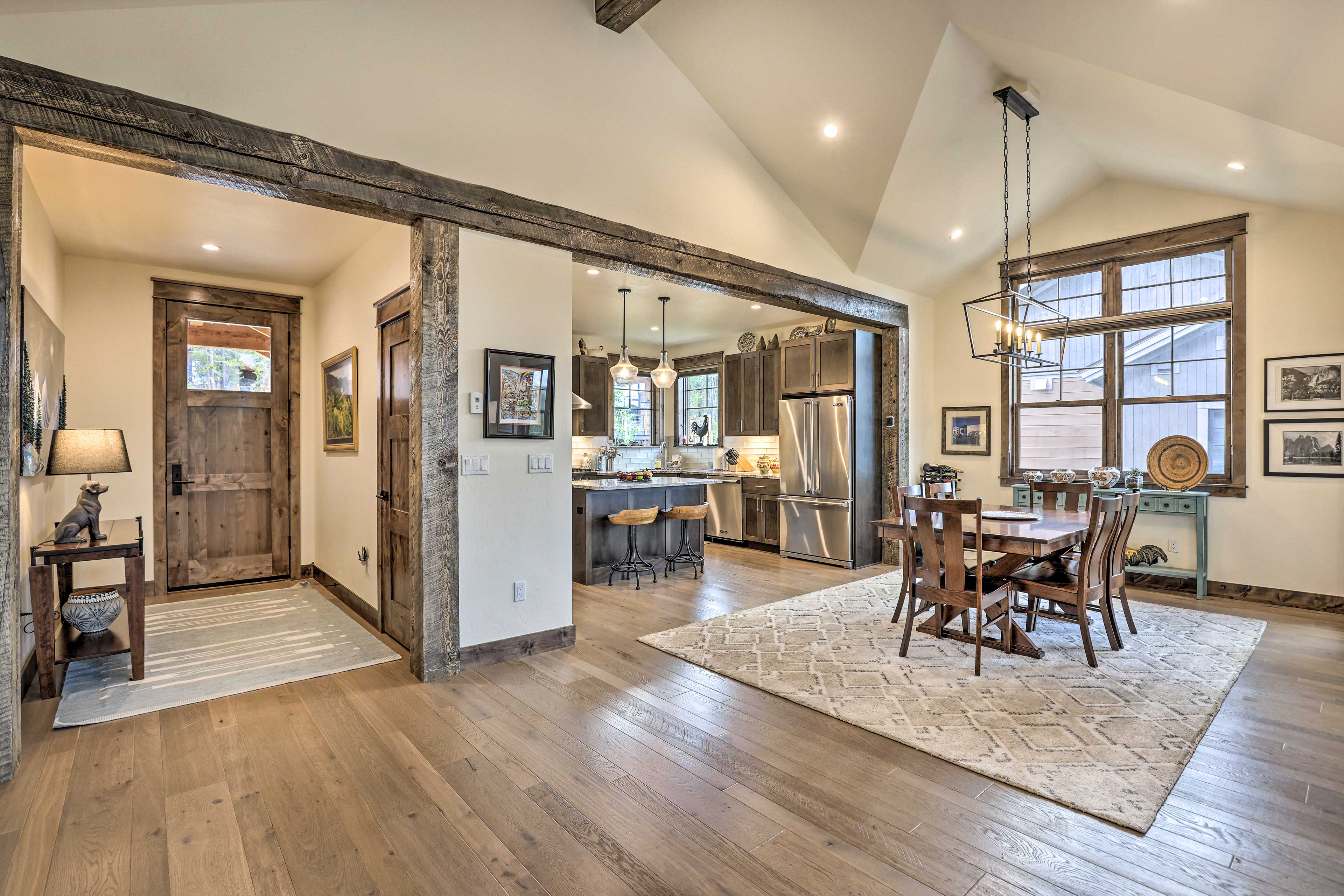 Dining Area | Dishware Provided | Books | Board Games