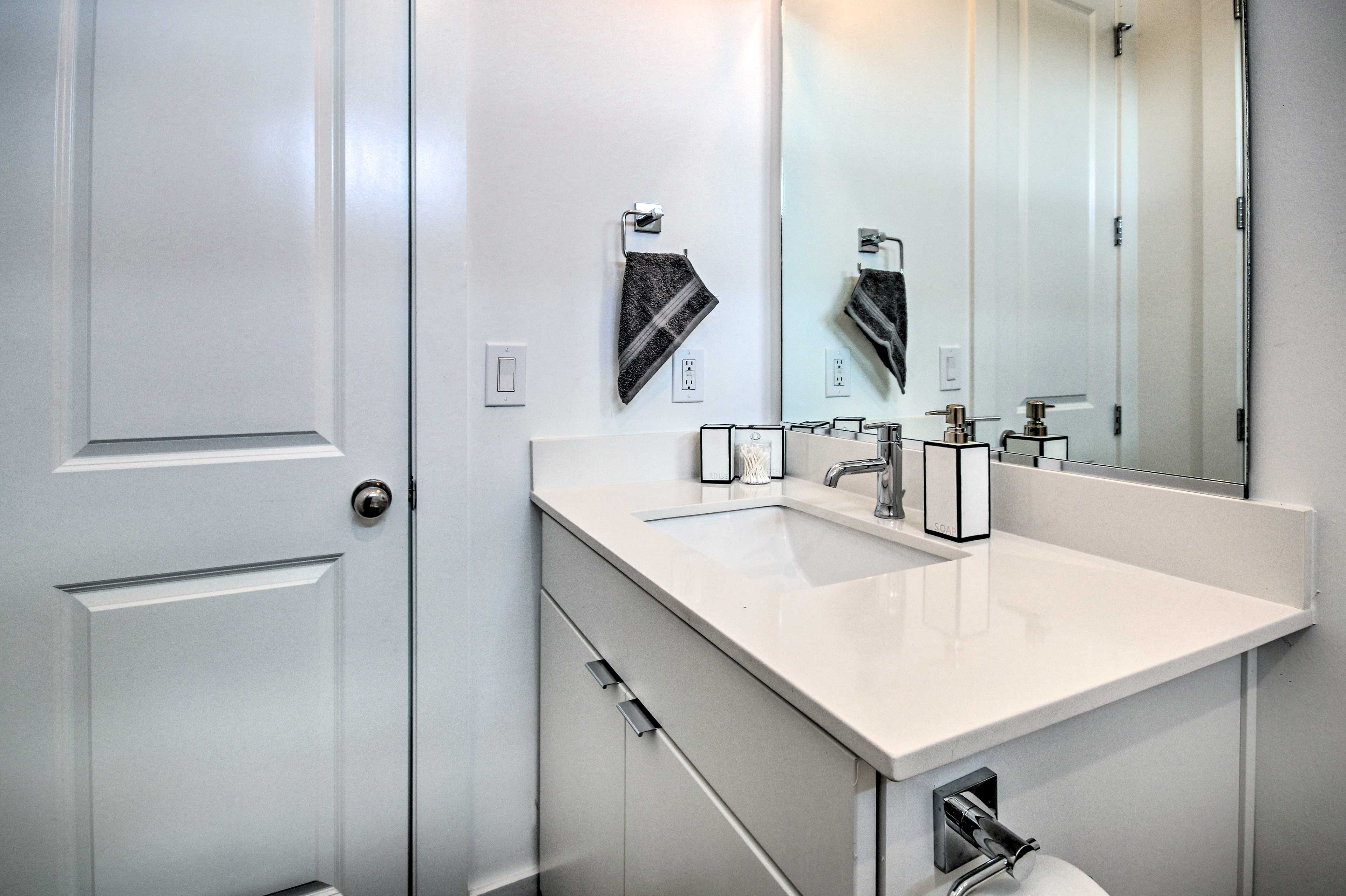 En-Suite Bathroom | Towels Provided