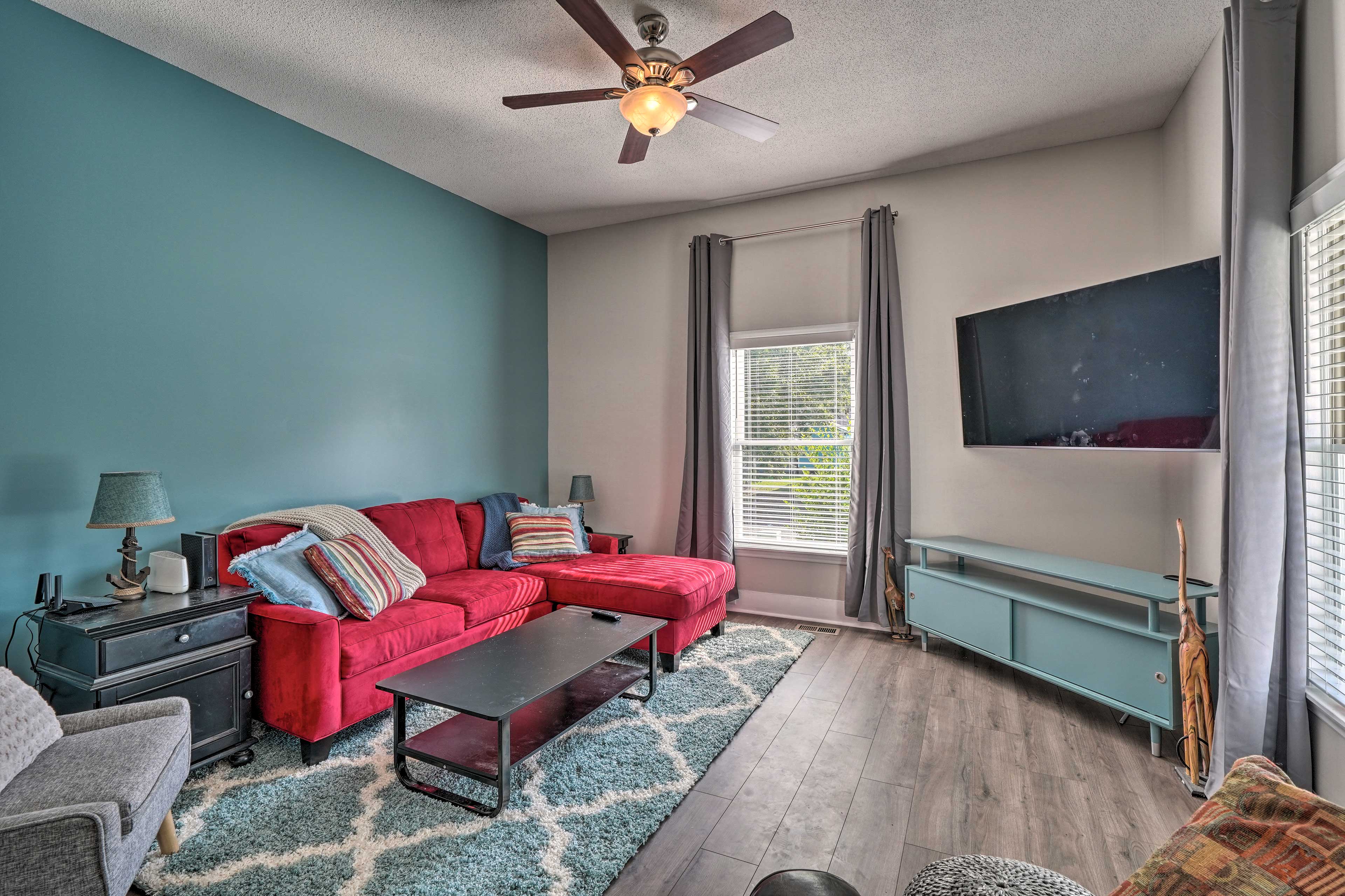 Living Room | Free WiFi | Smart TVs | Keyless Entry