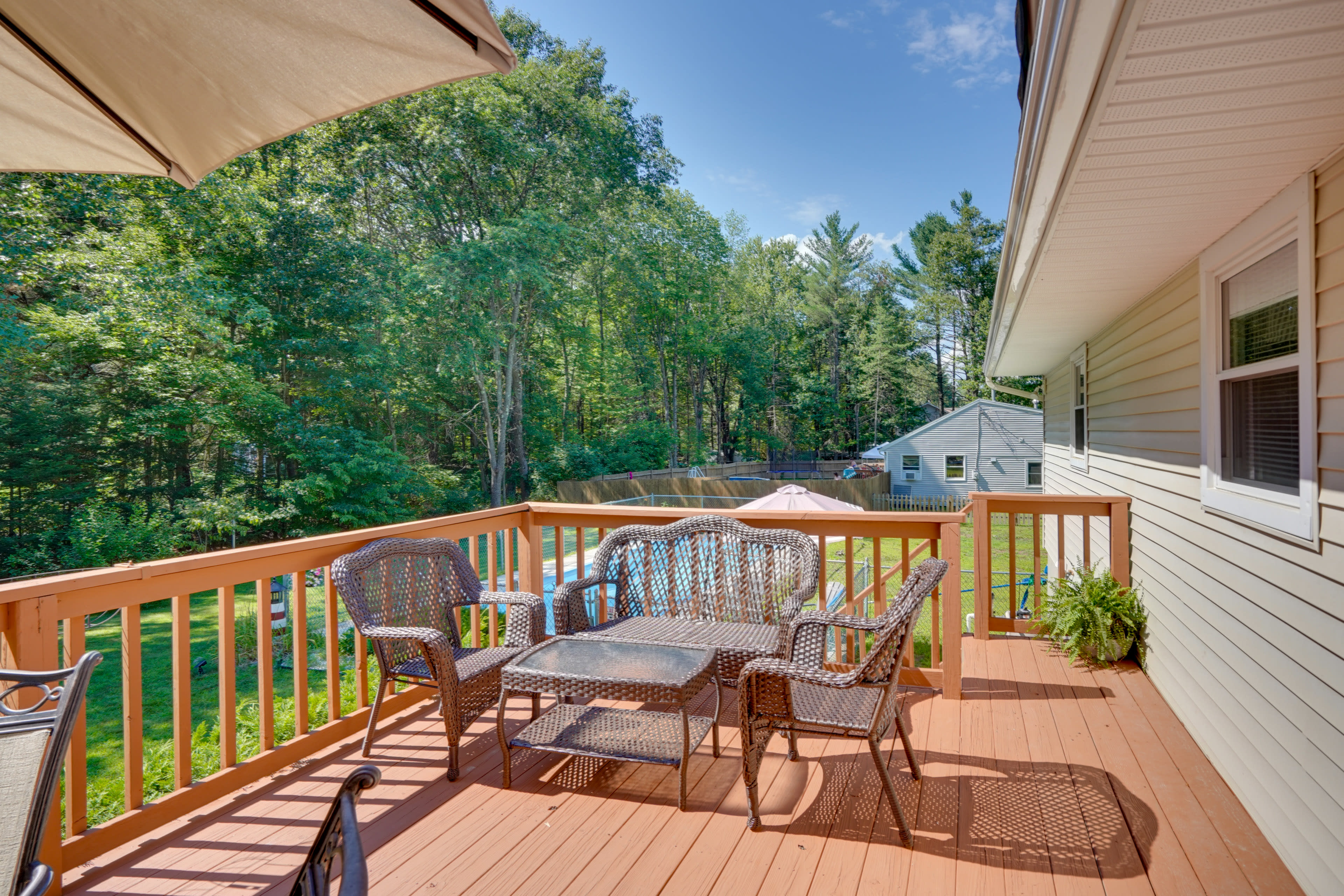 Deck | Dining Area