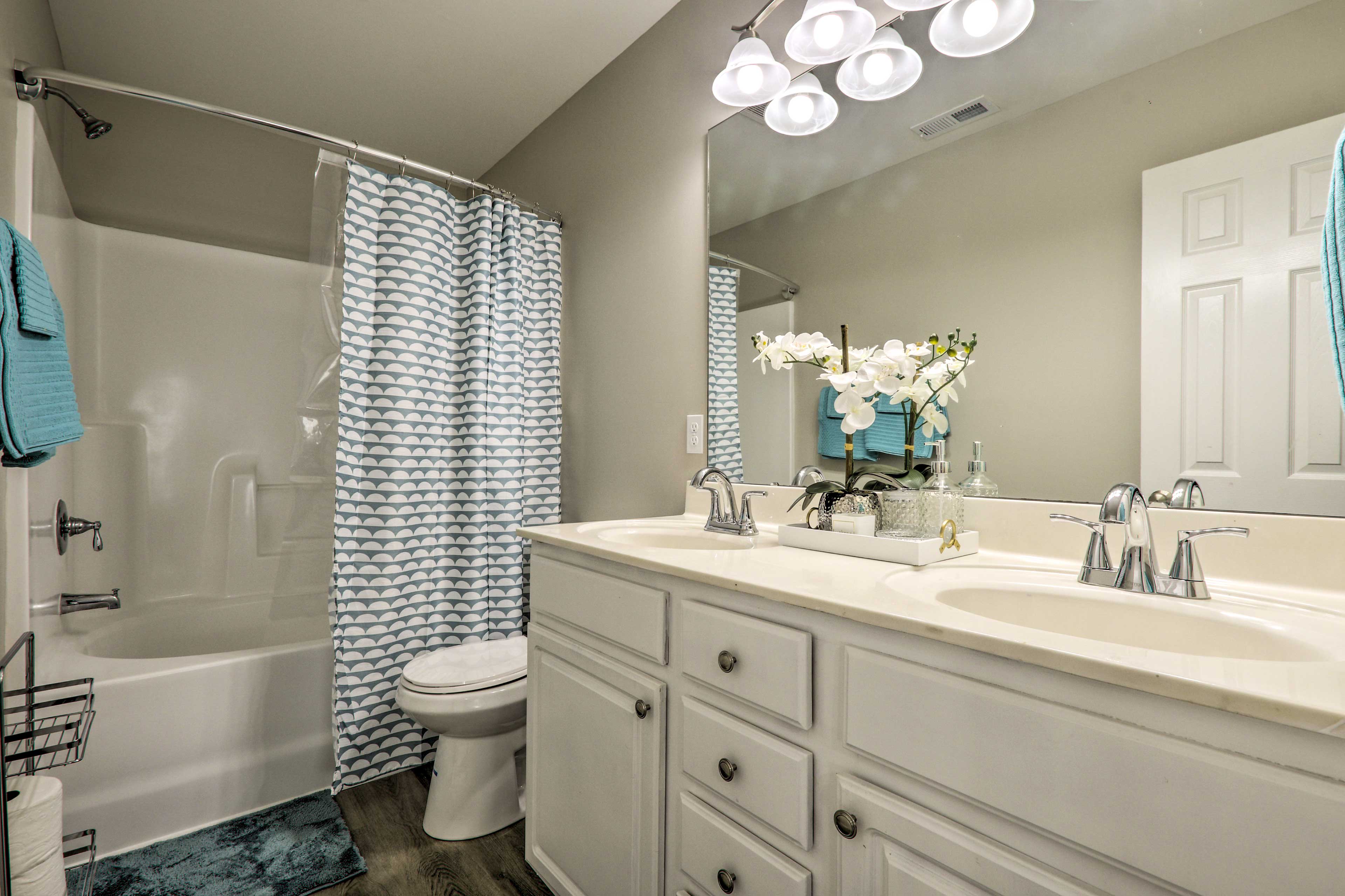 Full En-Suite Bathroom | Complimentary Toiletries