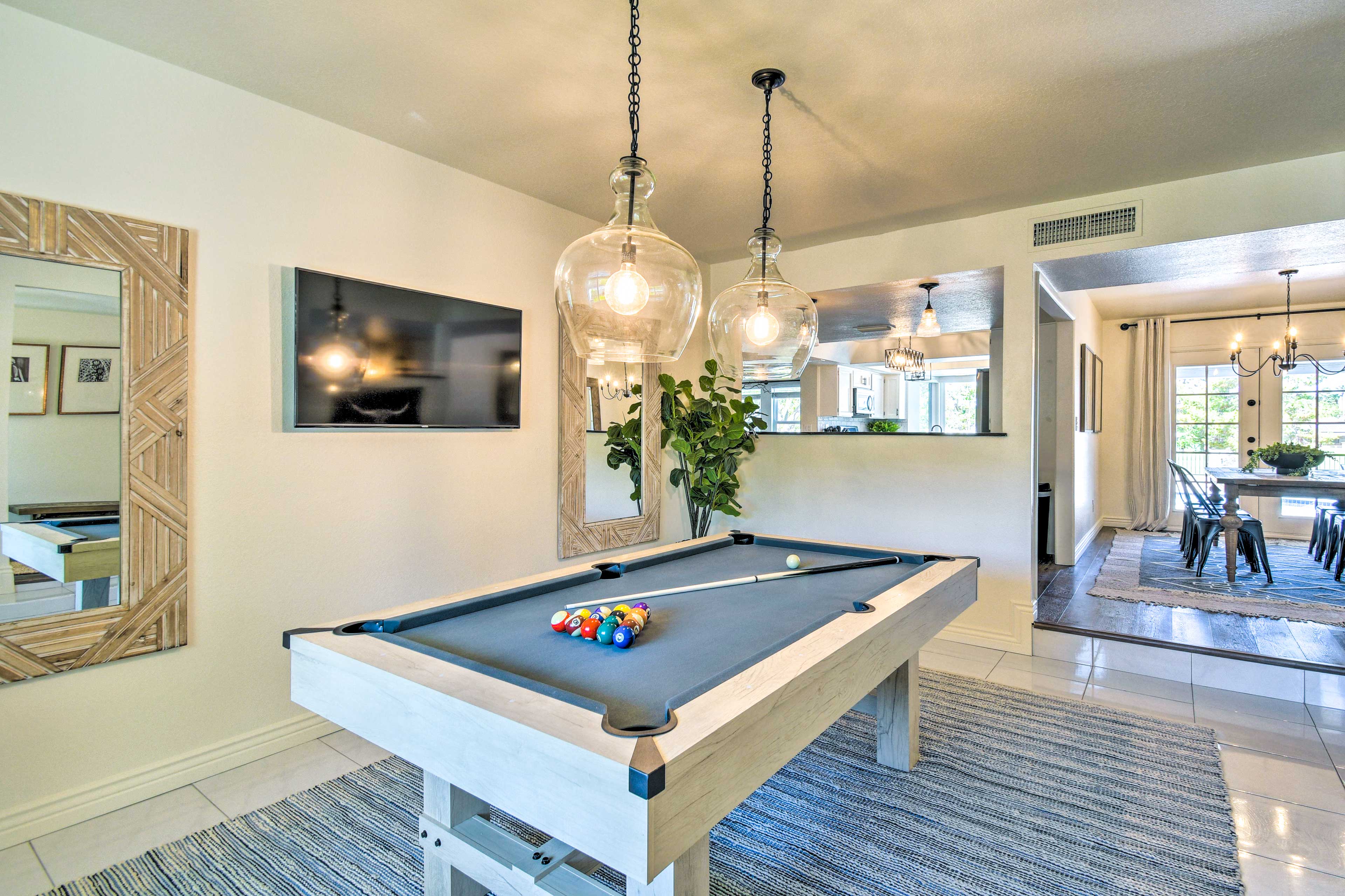 Game Room | Smart TV