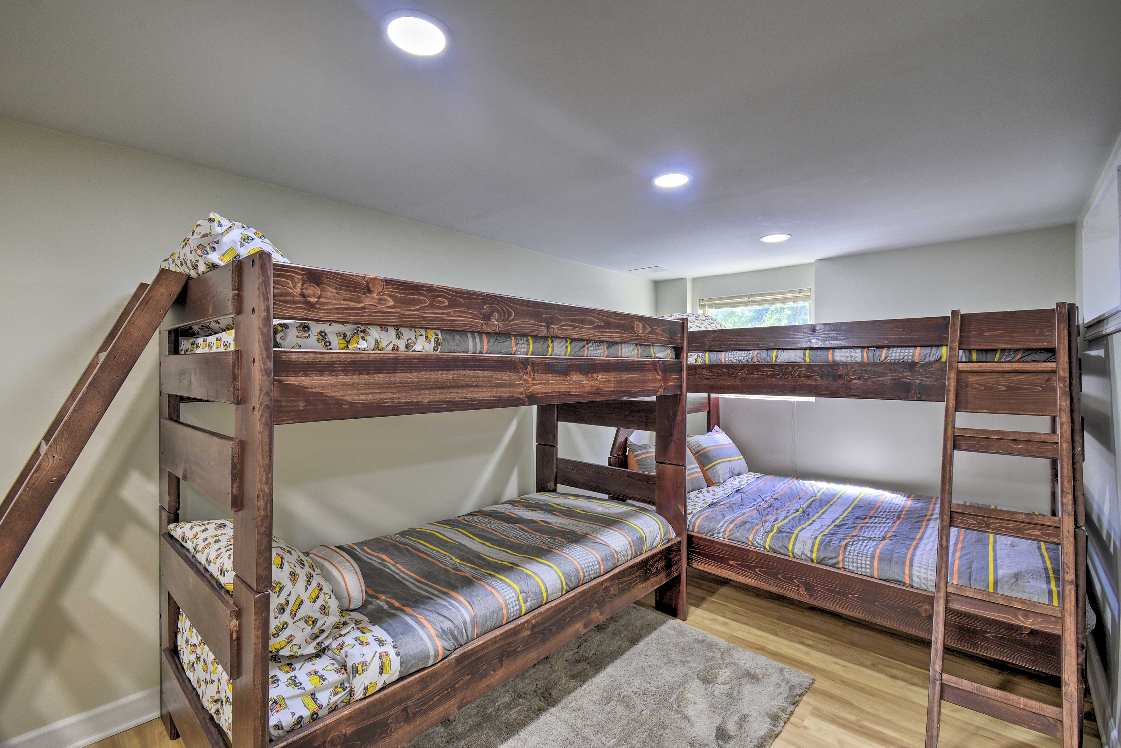 Bedroom 4 | Twin/Full Bunk Bed | Twin Bunk Bed