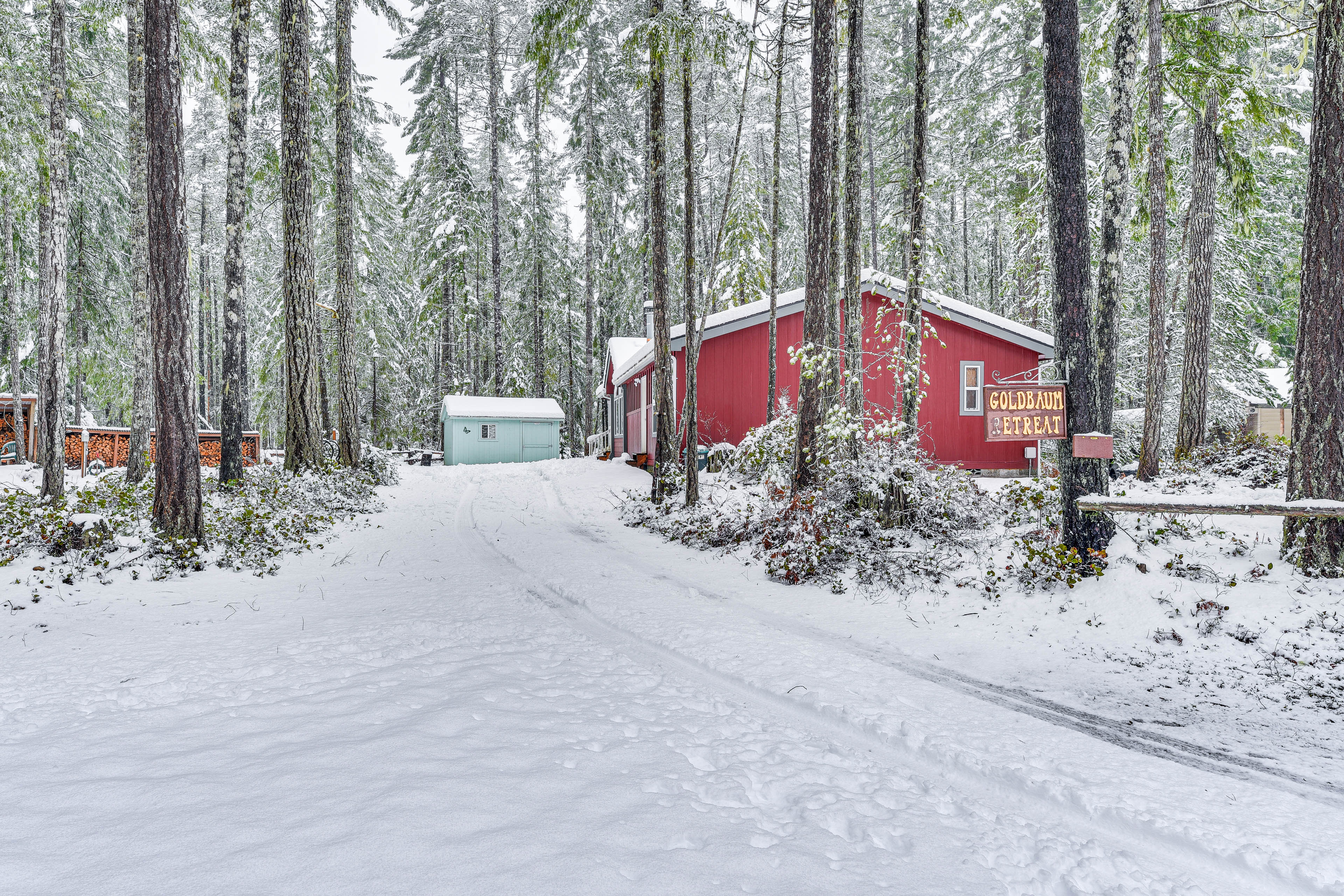 Parking | Driveway (4 Vehicles) | RV/Trailer Parking | Street Parking