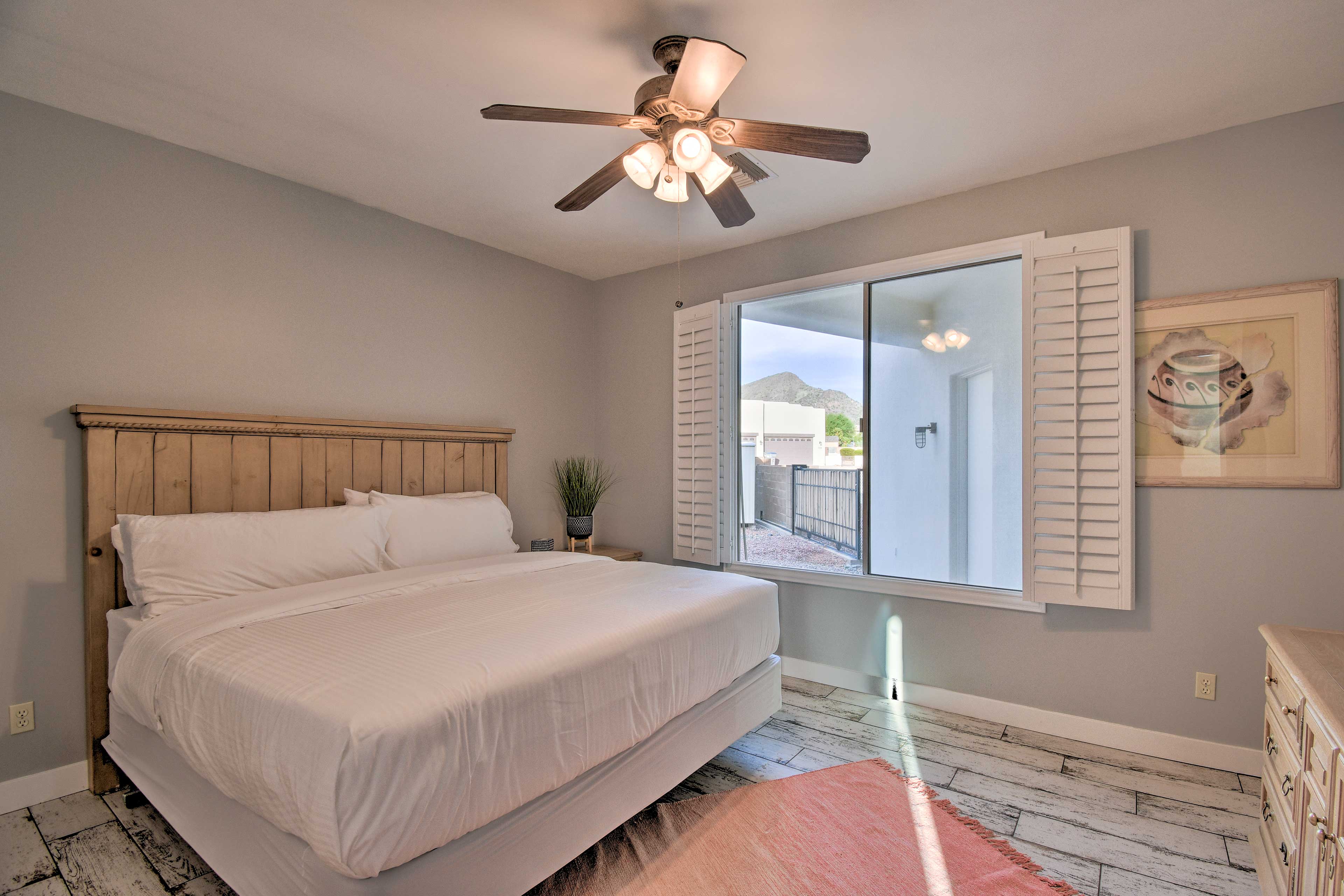 Bedroom 2 | King Bed | Smart TV | Dresser