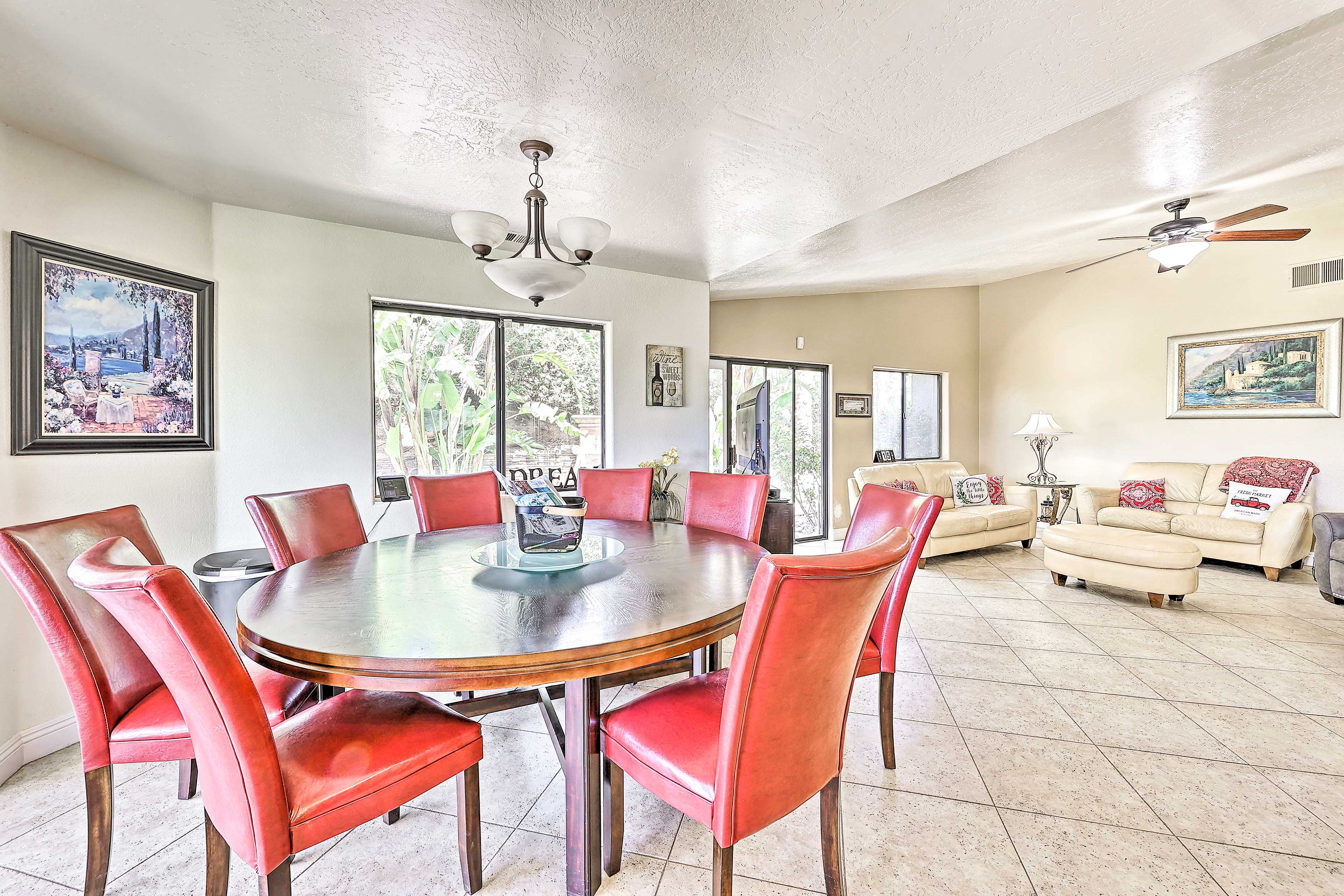 Dining Area | Dishware & Flatware Provided