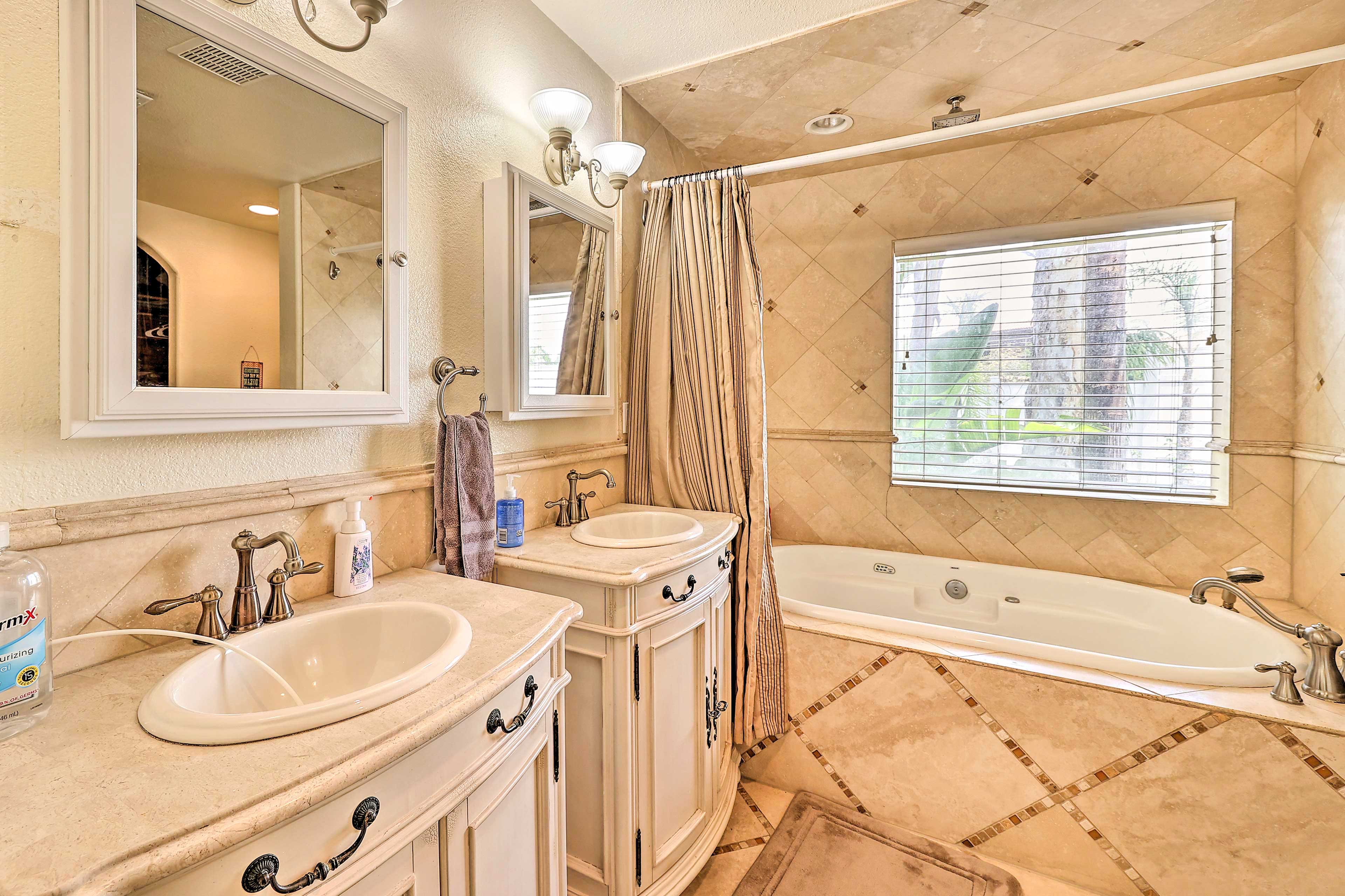 En-Suite Bathroom | Jetted Tub